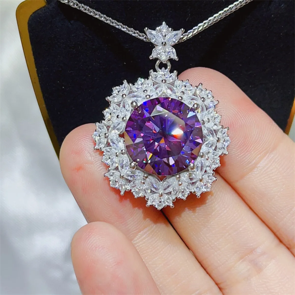 10 Carat Moissanite 925 Sterling Silver Necklace - Image 3