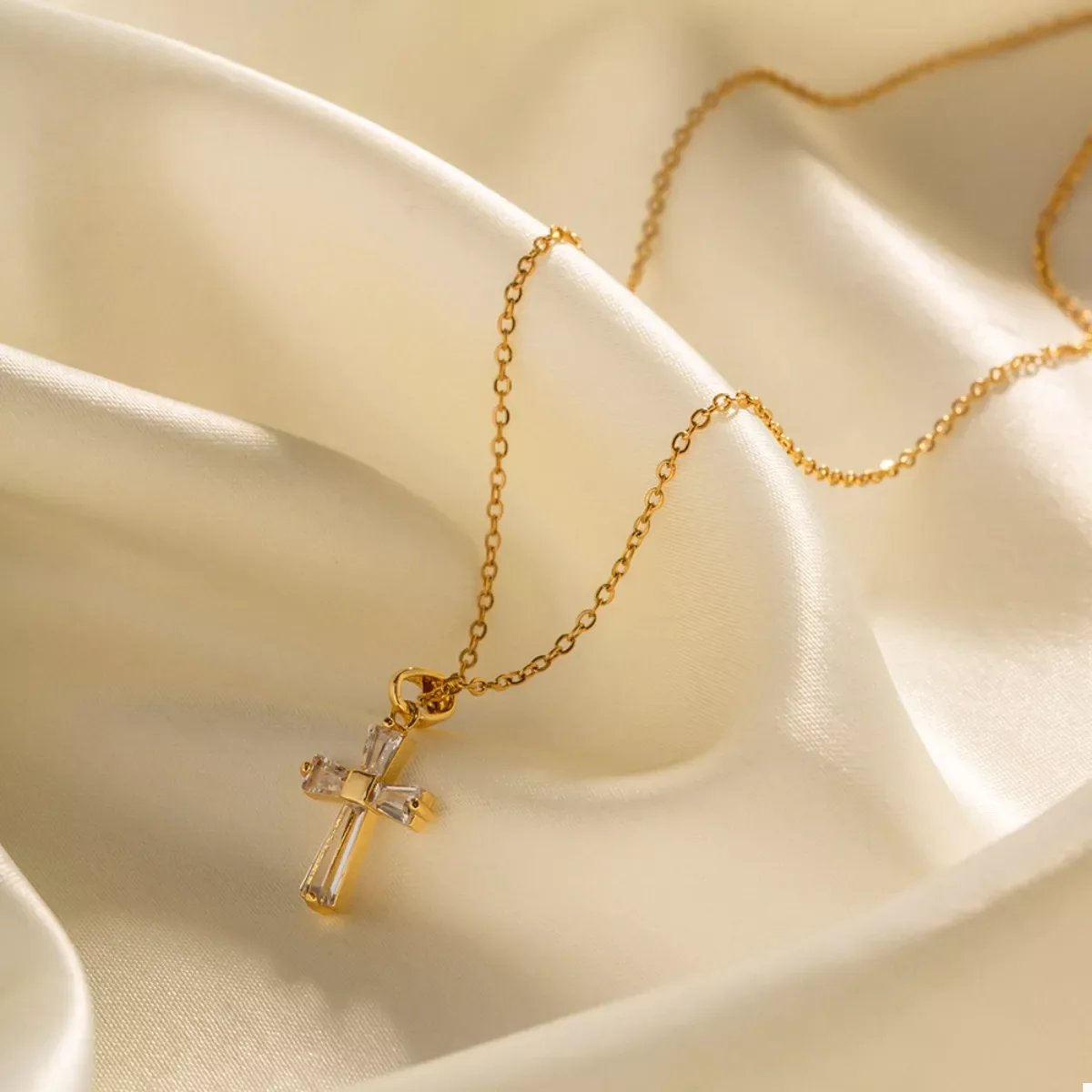18K Gold-Plated Stainless Steel Zircon Cross Necklace - Image 4