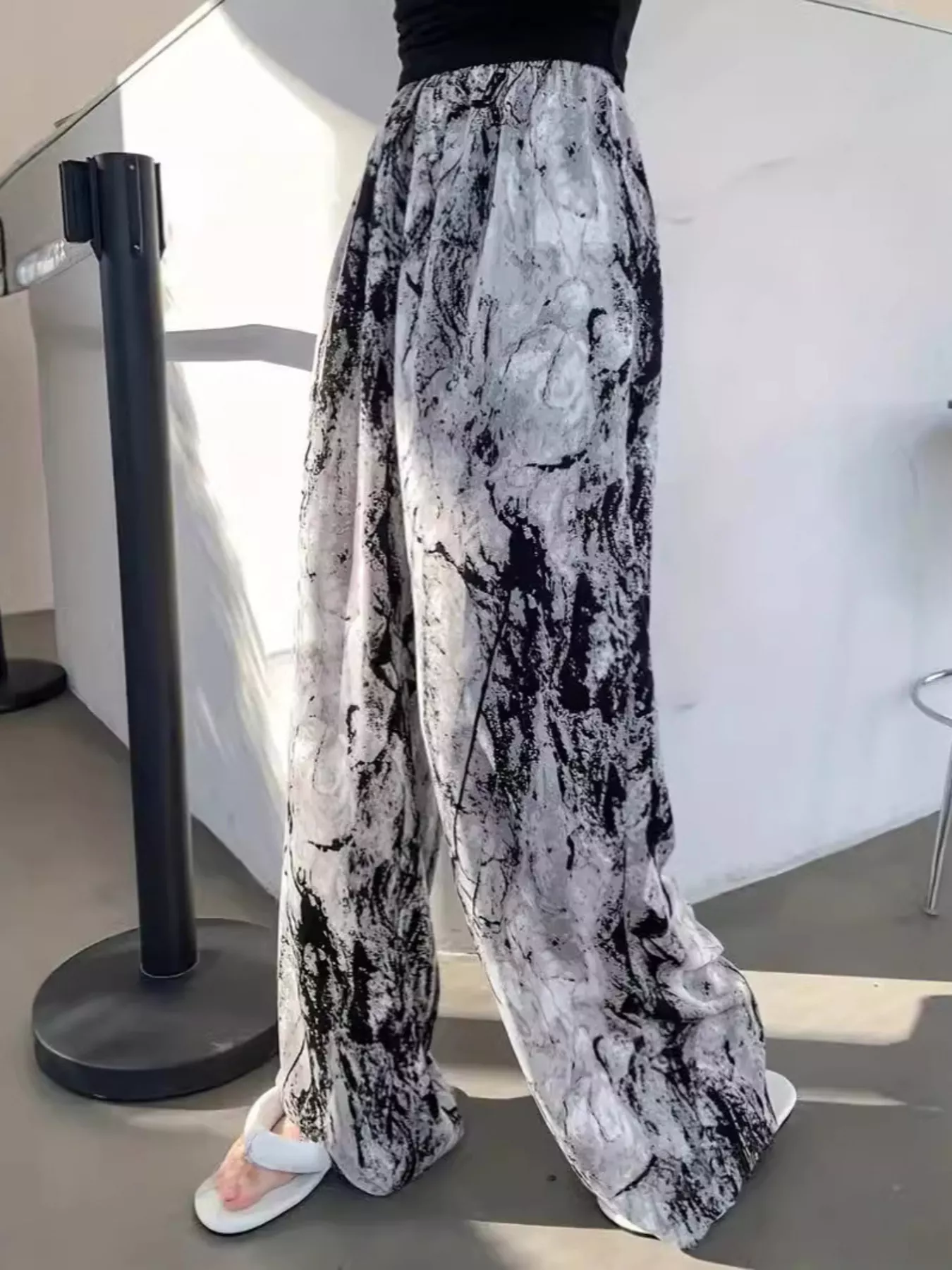 Abstract Print Wide Leg Pants - Image 2
