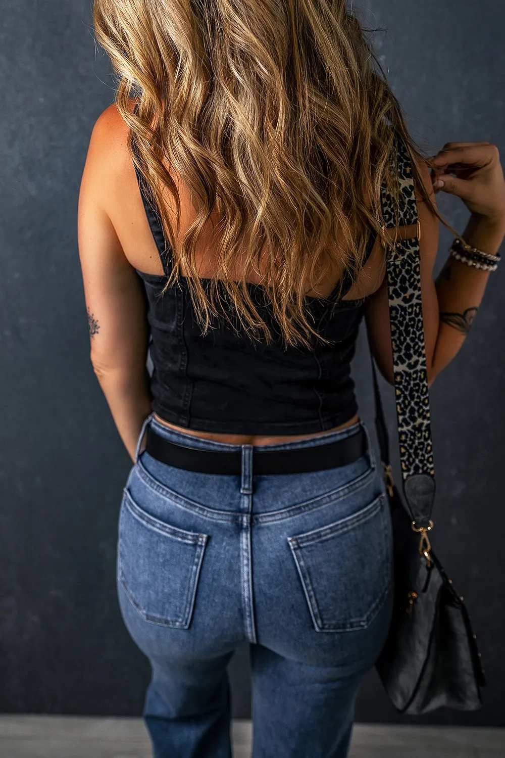 Acid Wash Buttoned Cropped Slim Denim Tank Top - Image 2