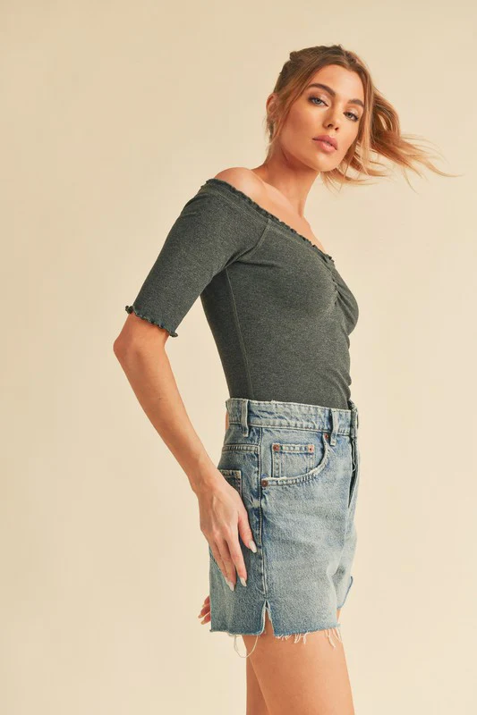 Aemi + Co Ruched Frill Off-Shoulder Half Sleeve Knit Top - Image 4