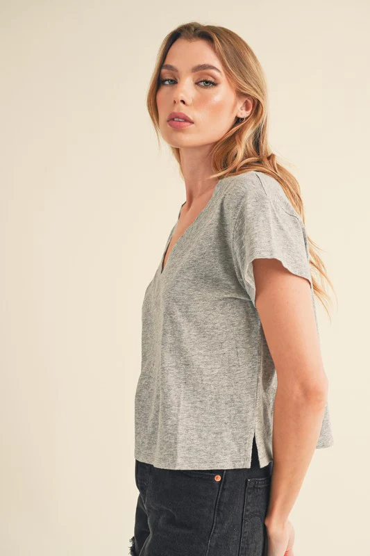 Aemi + Co Side Slit V-Neck Short Sleeve Cropped T-Shirt - Image 3