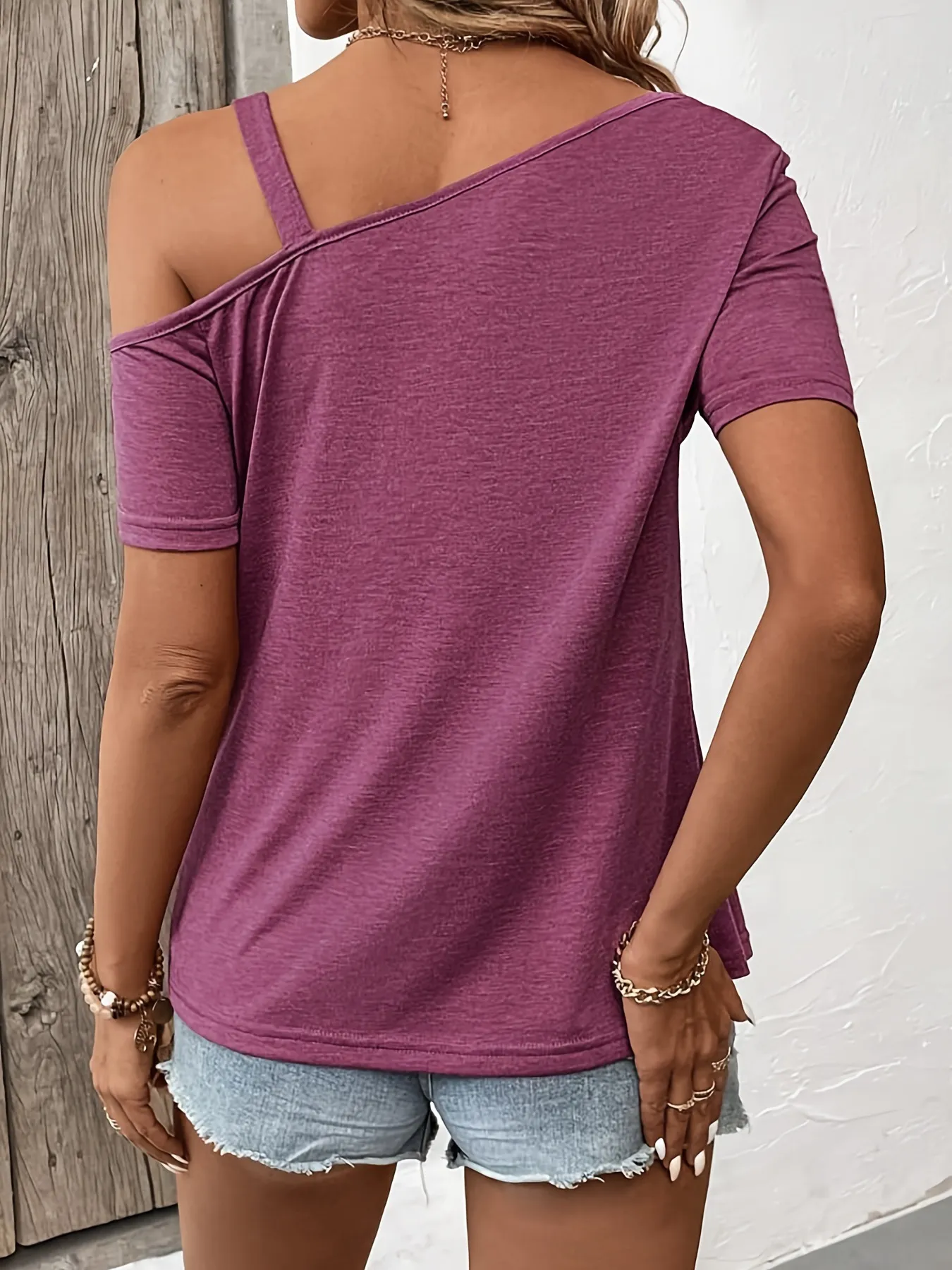 Asymmetric Shoulder T-Shirt with Metal Buckle Detail - Image 4