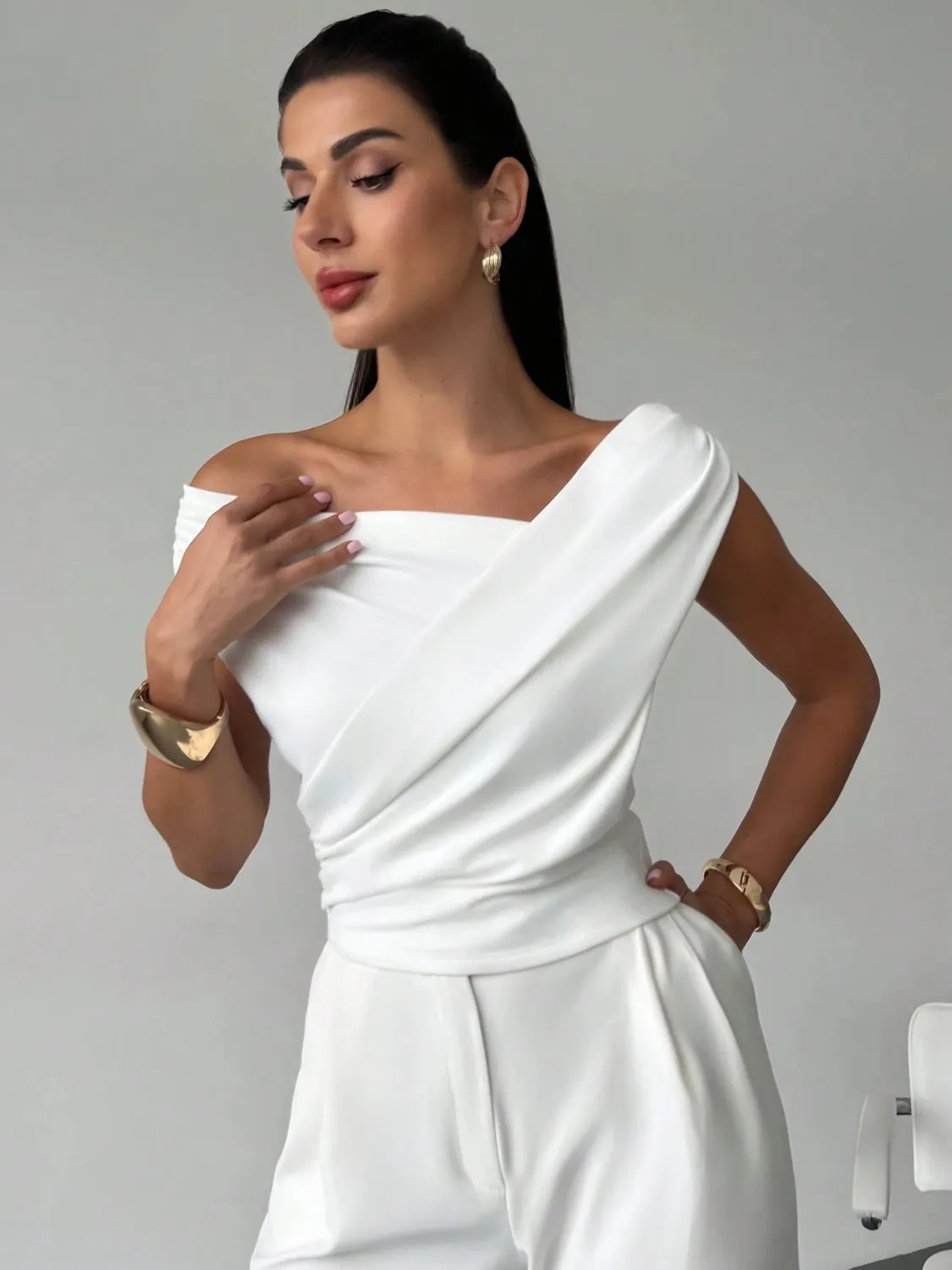Asymmetrical Ruched Short Sleeve Top - Image 4