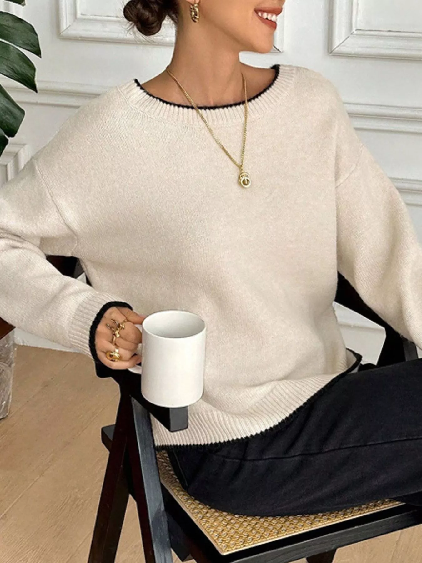 Back Bowknot Decor Round Neck Sweater - Image 2
