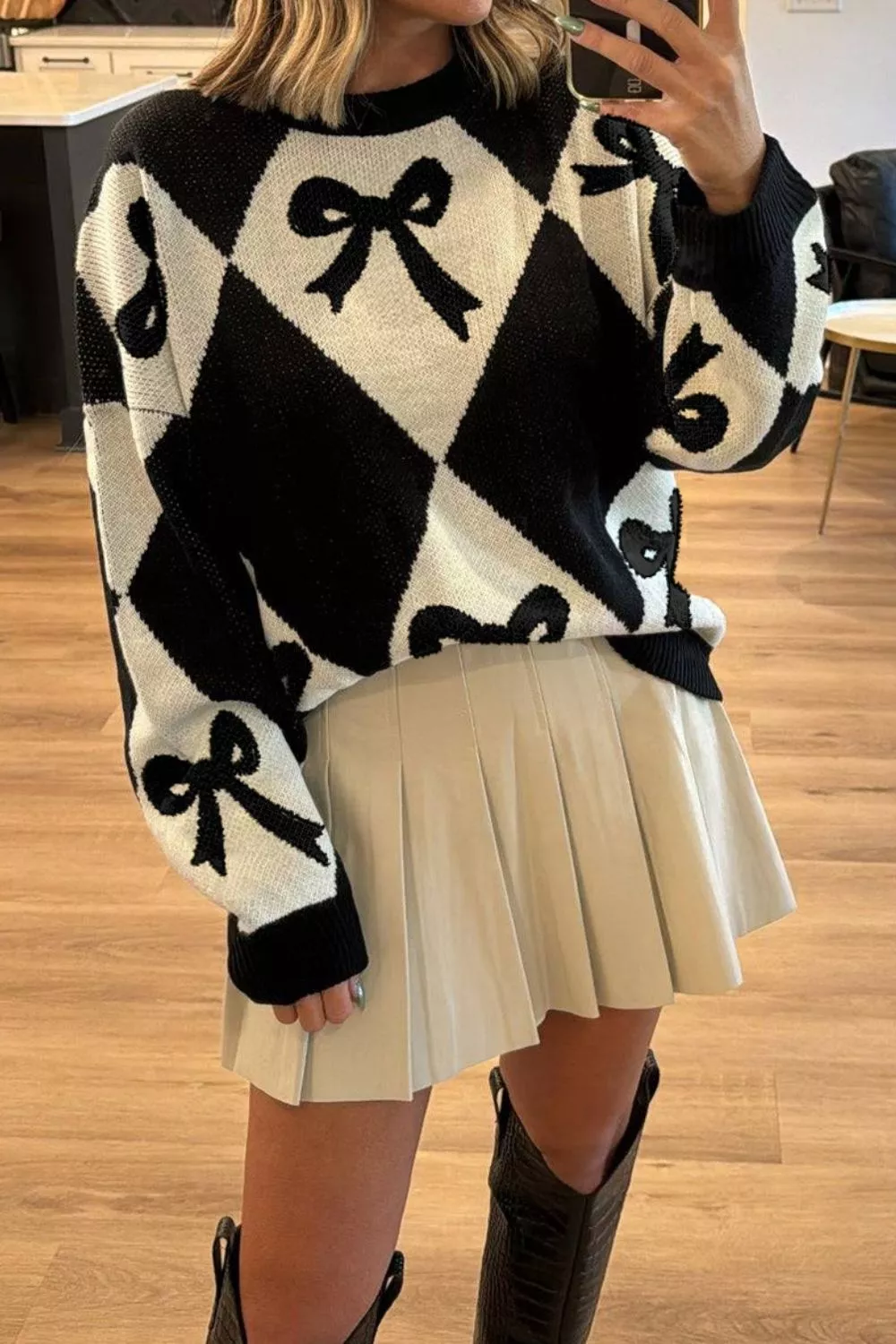 Bow Pattern Long Sleeve Contrast Sweater - Image 2