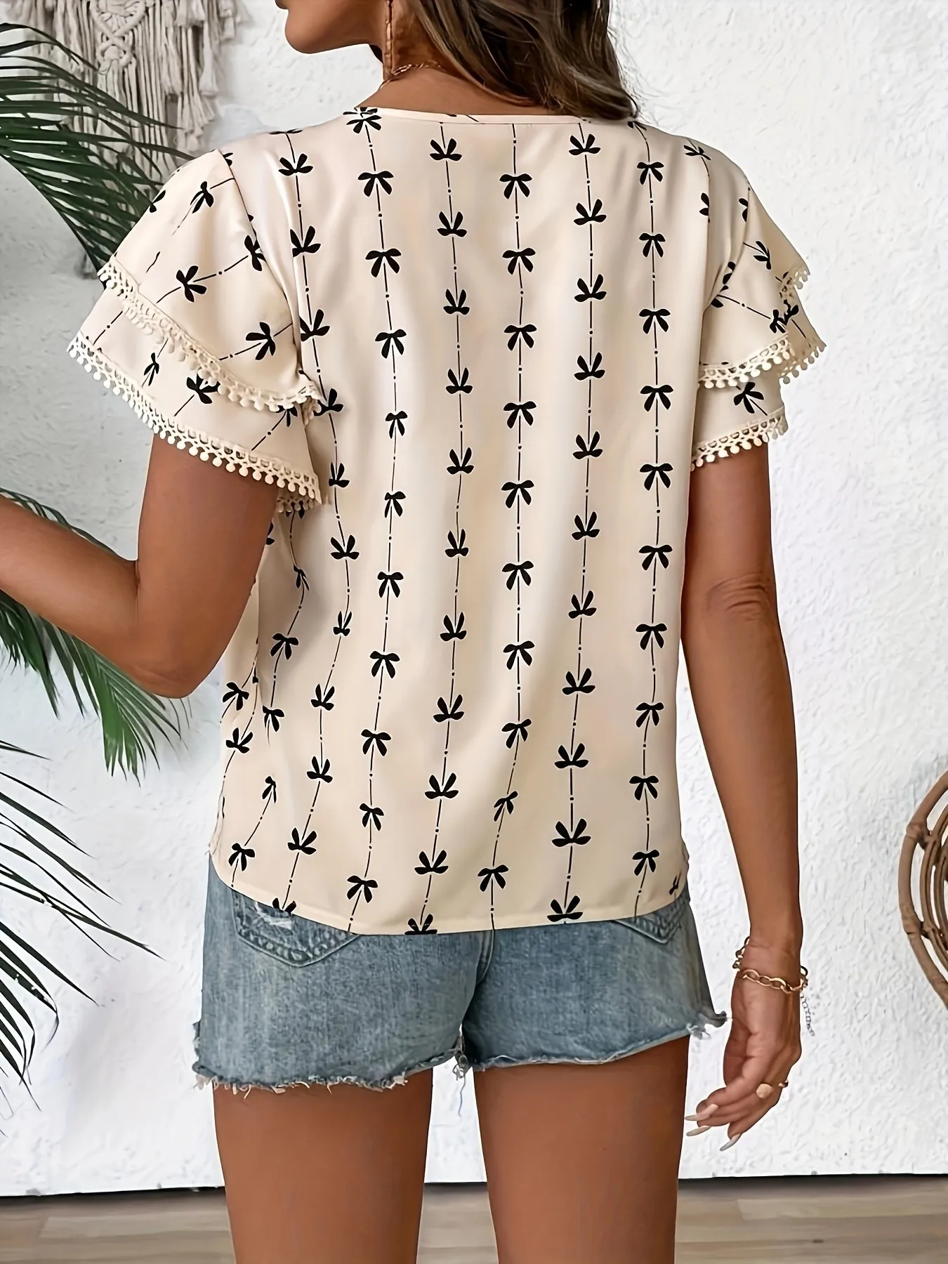 Bow Print Flutter Sleeve Blouse - Image 4
