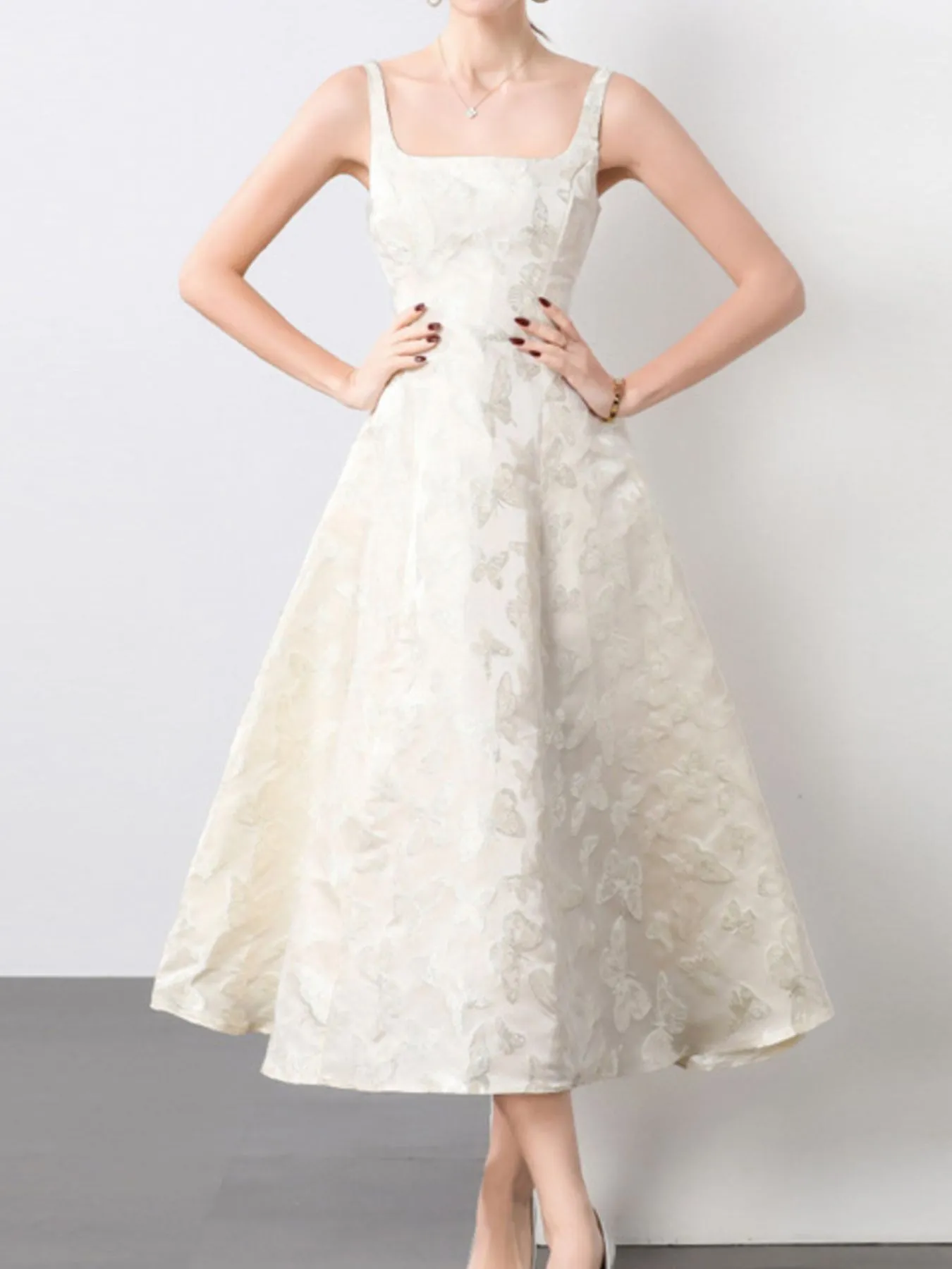 Butterfly Pattern A-Line Sleeveless Midi Dress - Image 3
