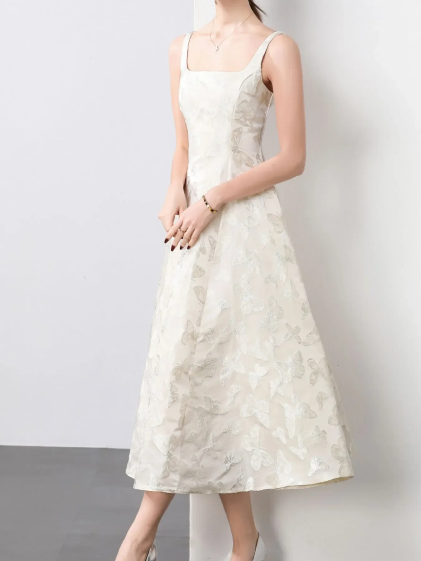 Butterfly Pattern A-Line Sleeveless Midi Dress - Image 4