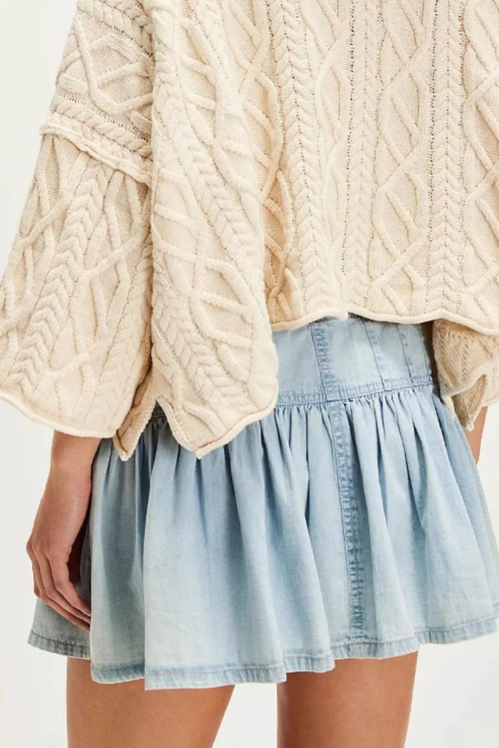 Buttoned Ruffled Mini Denim Skirt - Image 4