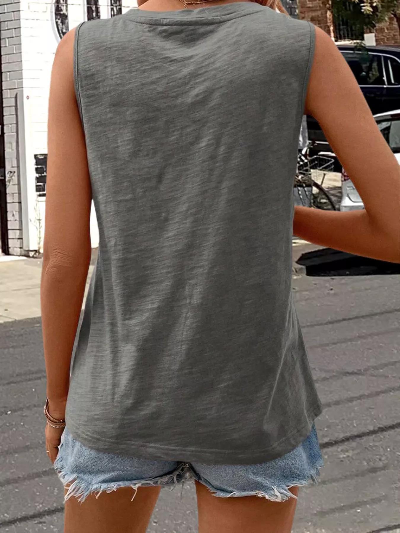 Casual V-Neck Pocket Tank - Image 4