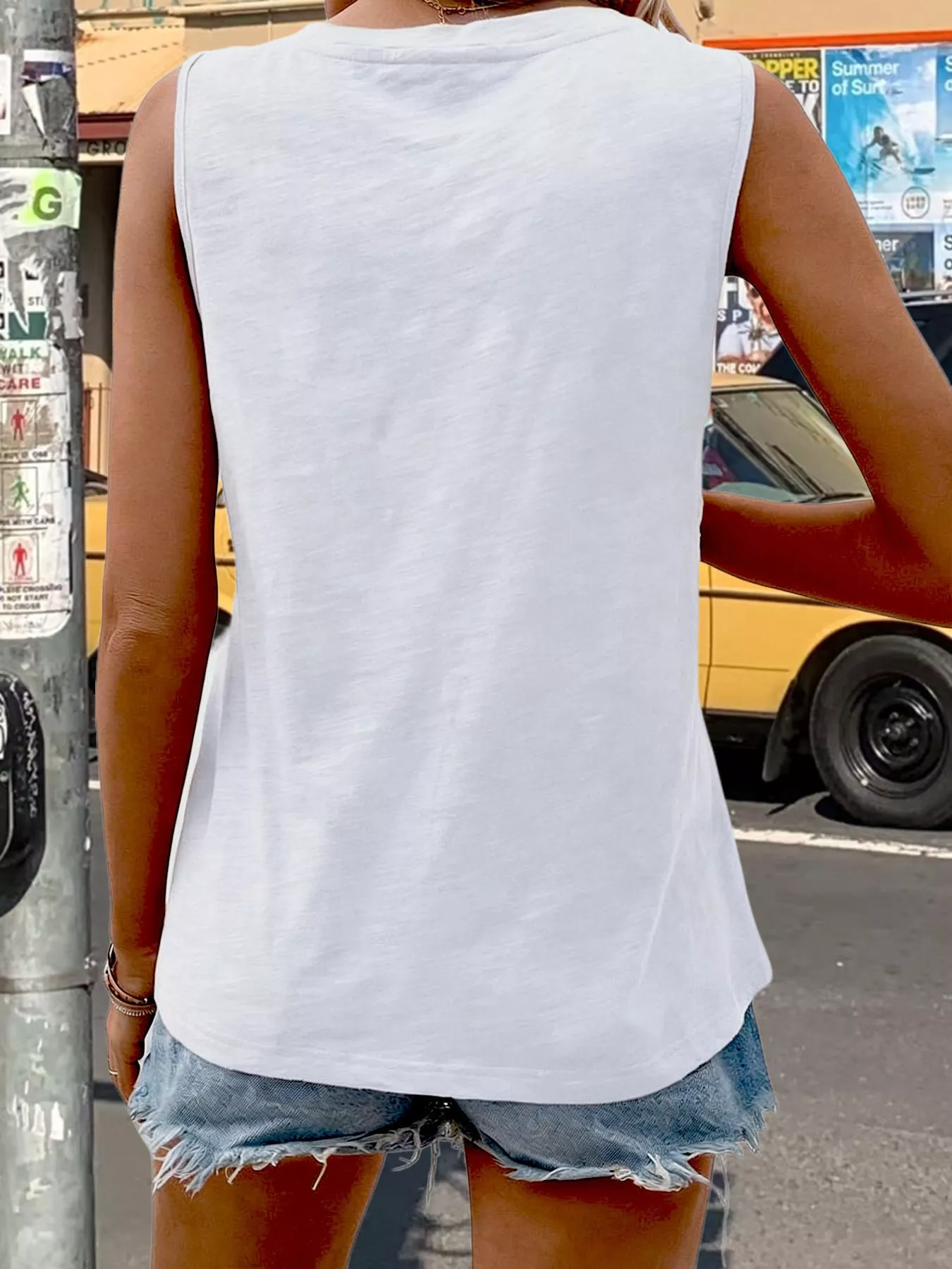 Casual V-Neck Pocket Tank - Image 9