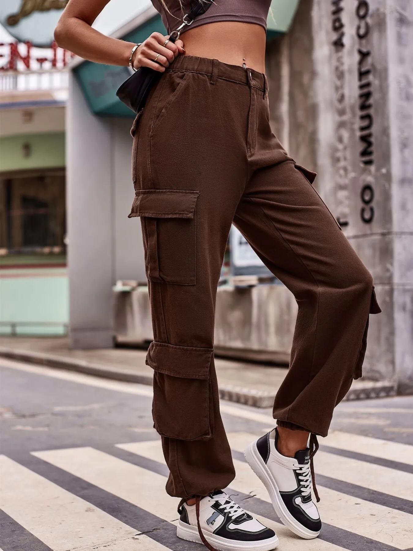 Casual Wide Leg Cargo Jeans - Image 6