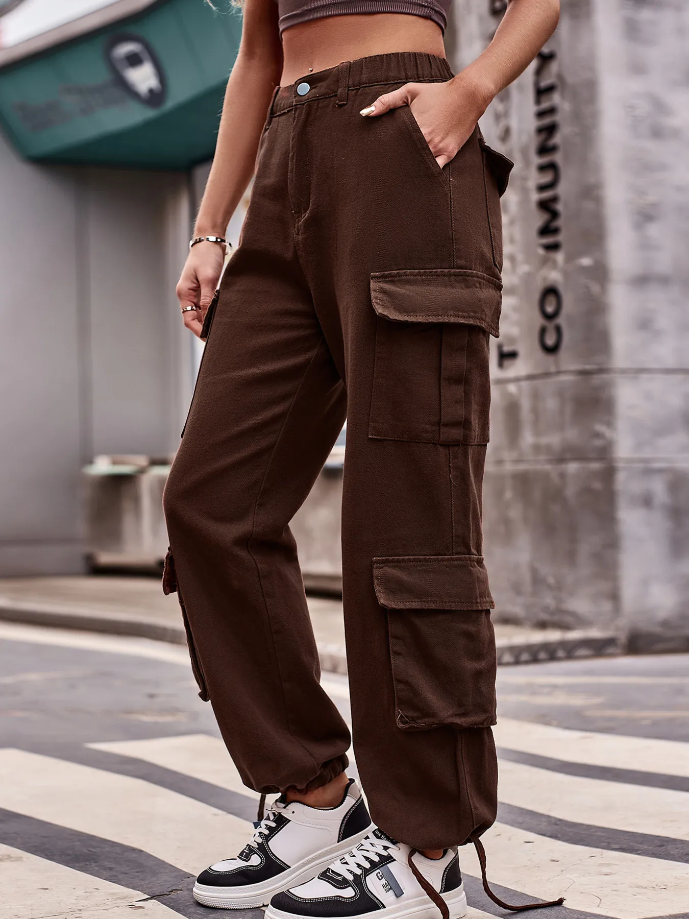 Casual Wide Leg Cargo Jeans - Image 7