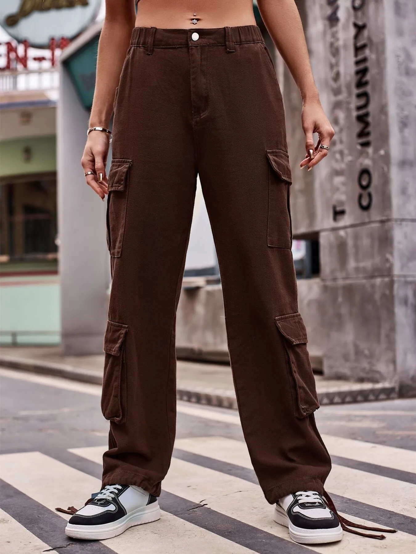 Casual Wide Leg Cargo Jeans - Image 9