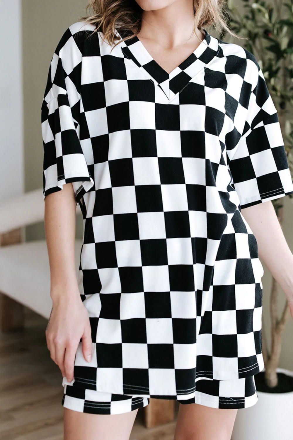 Checkerboard V Neck Loose Tee and Shorts Set - Image 14