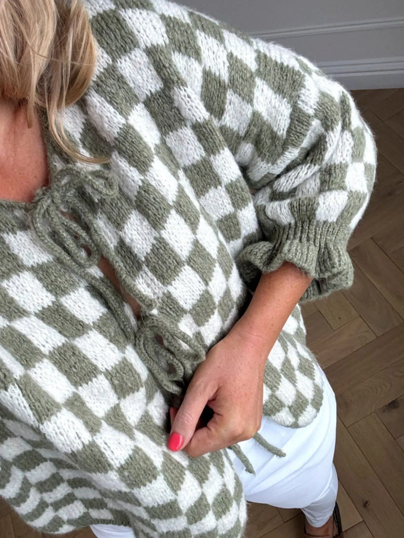 Checkered Tie-Front Knit Cardigan - Image 7