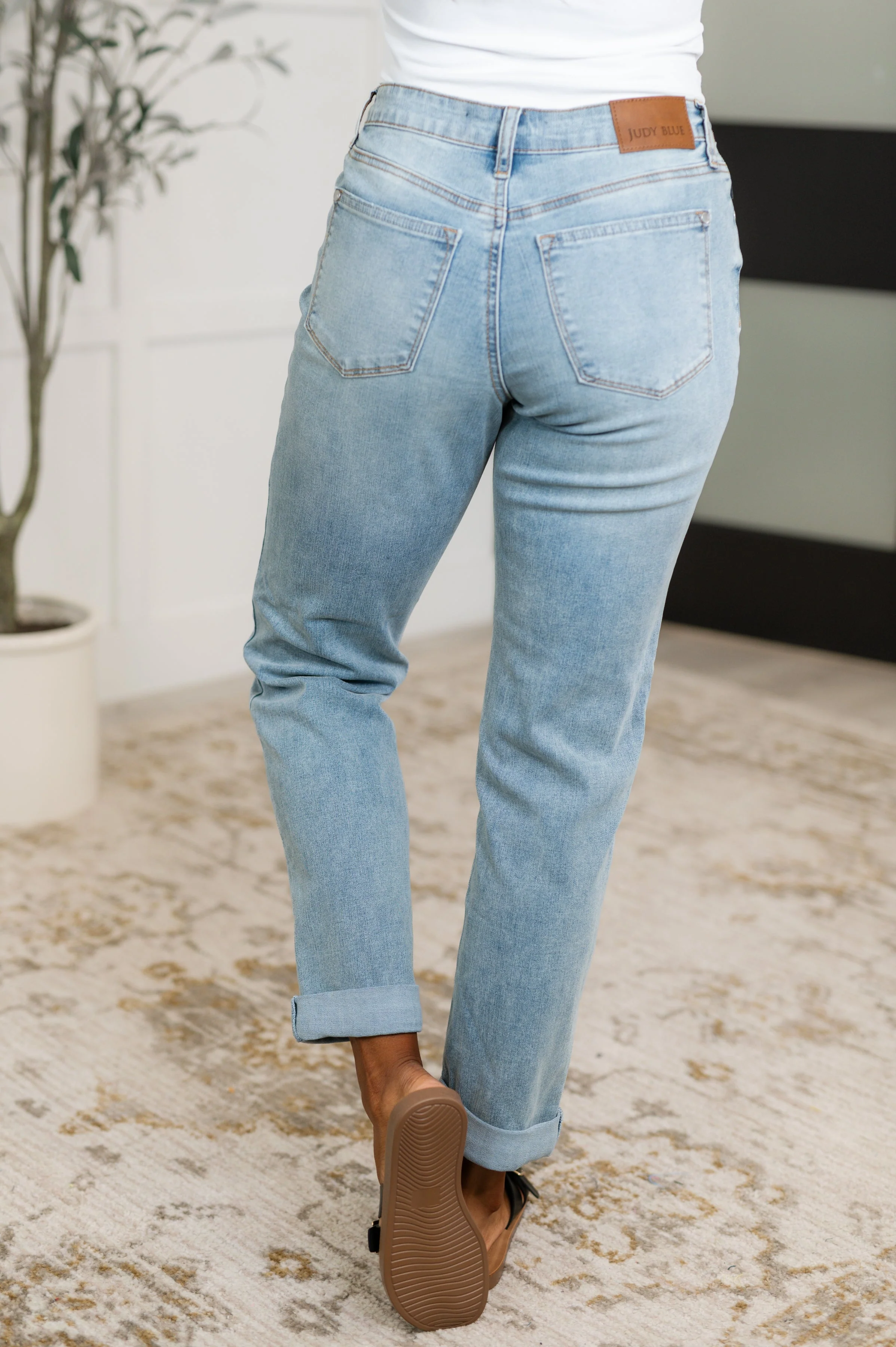 Cheyenne V-Front Cool Denim Boyfriend Jeans - Image 4