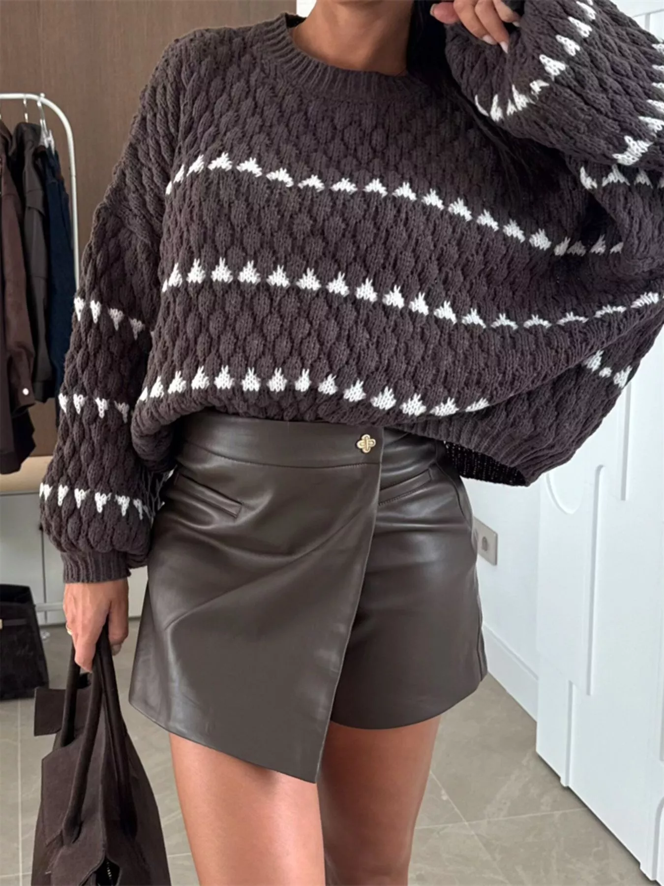 Chunky Knit Striped Sweater with Balloon Sleeves - Image 4