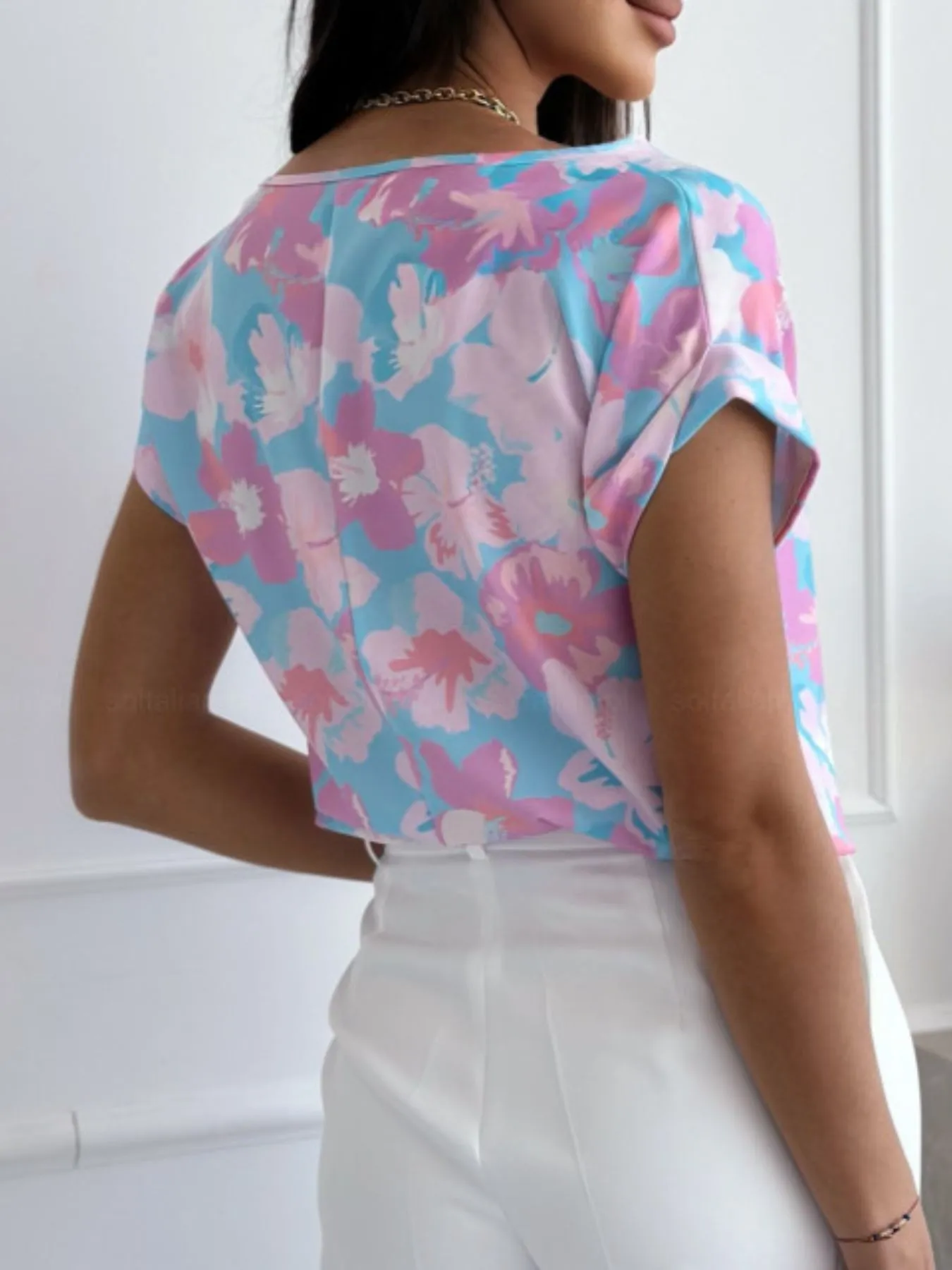 Classic Rolled Sleeve T-Shirt - Image 9