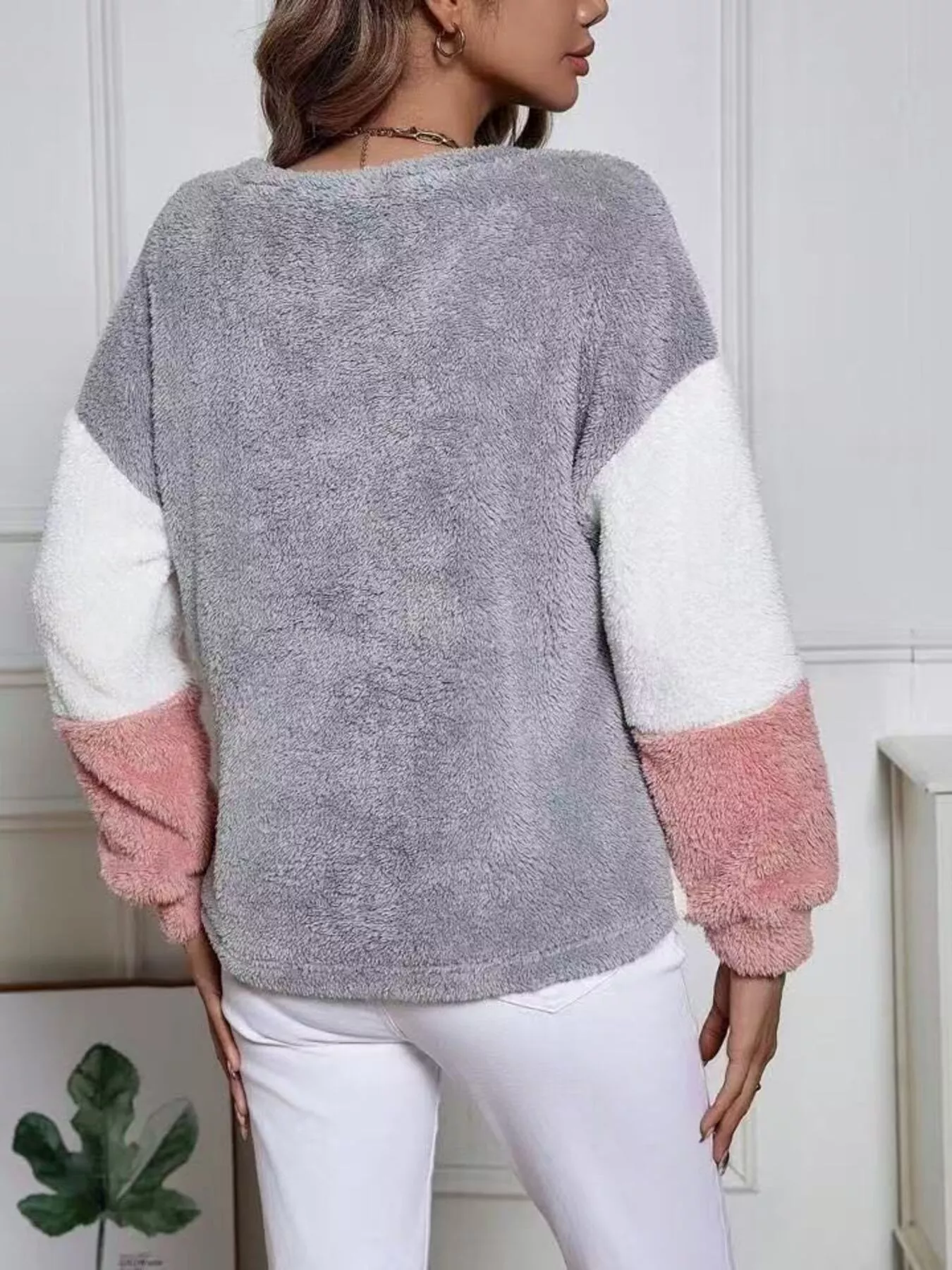 Color Block Fuzzy Knit Sweatshirt - Image 2