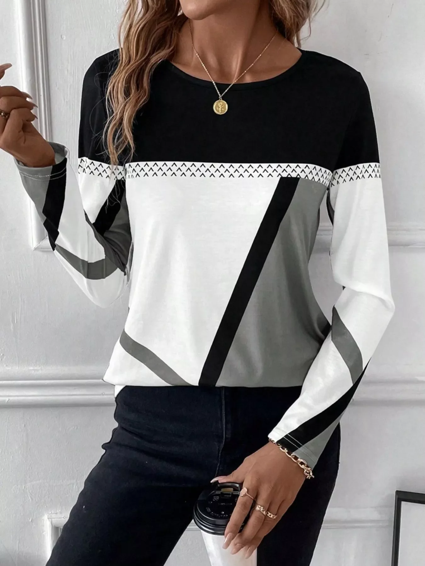 Color Block Long Sleeve T-Shirt - Image 4