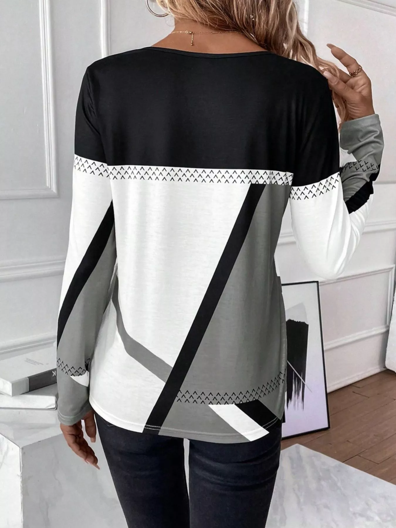 Color Block Long Sleeve T-Shirt - Image 5