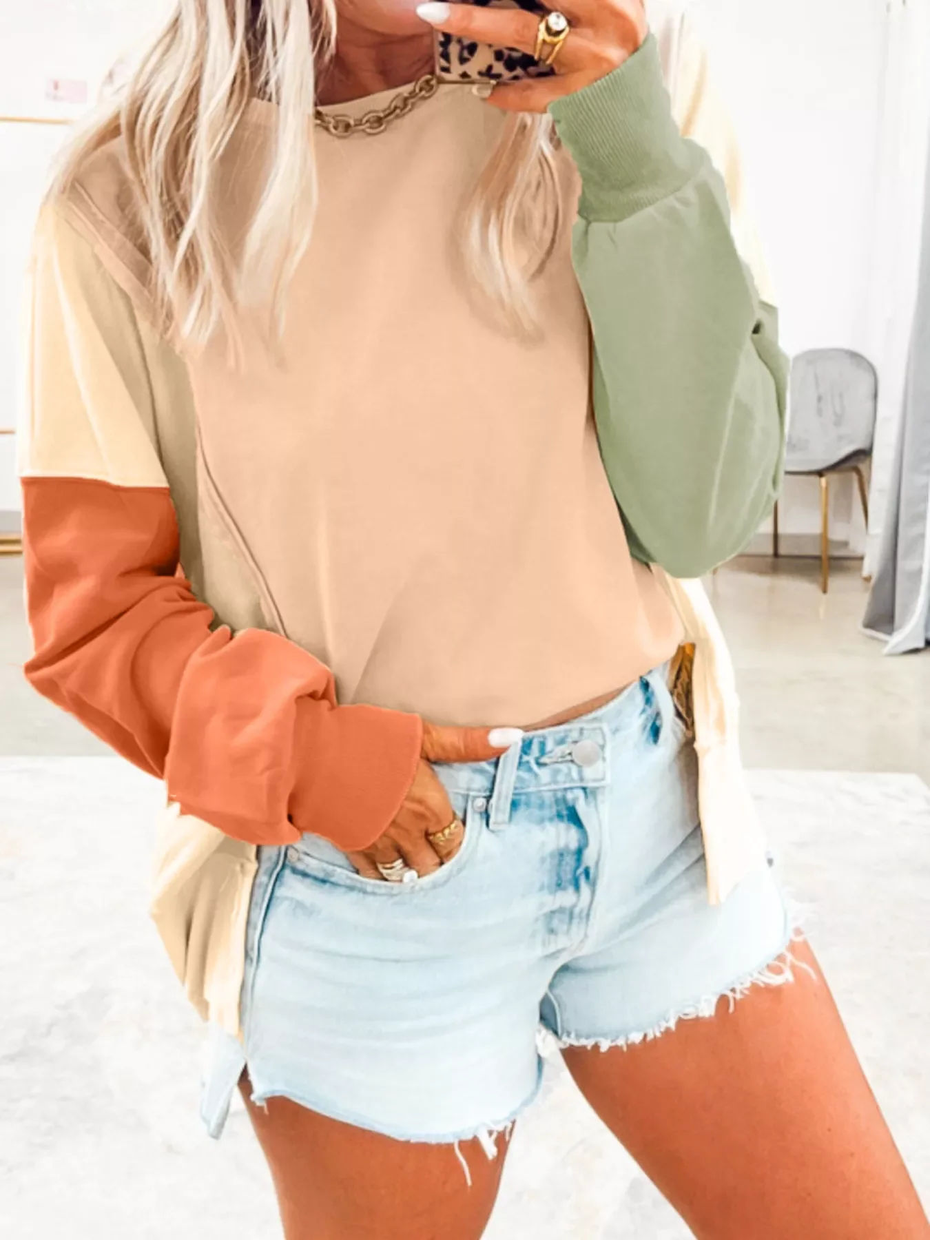 Color Block Round Neck Oversized Sweatshirt - Image 2