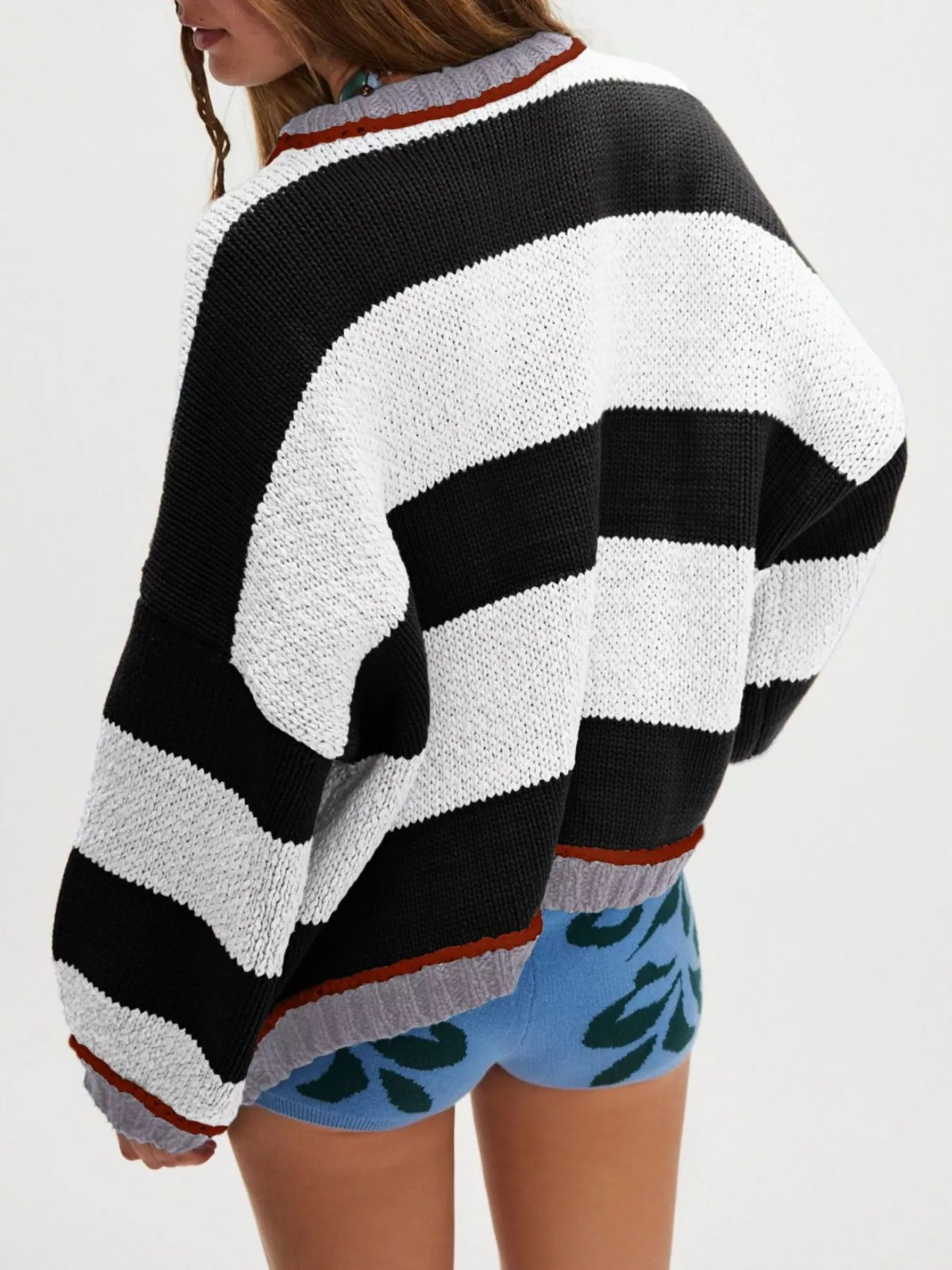 Color Block Round Neck Sweater - Image 3