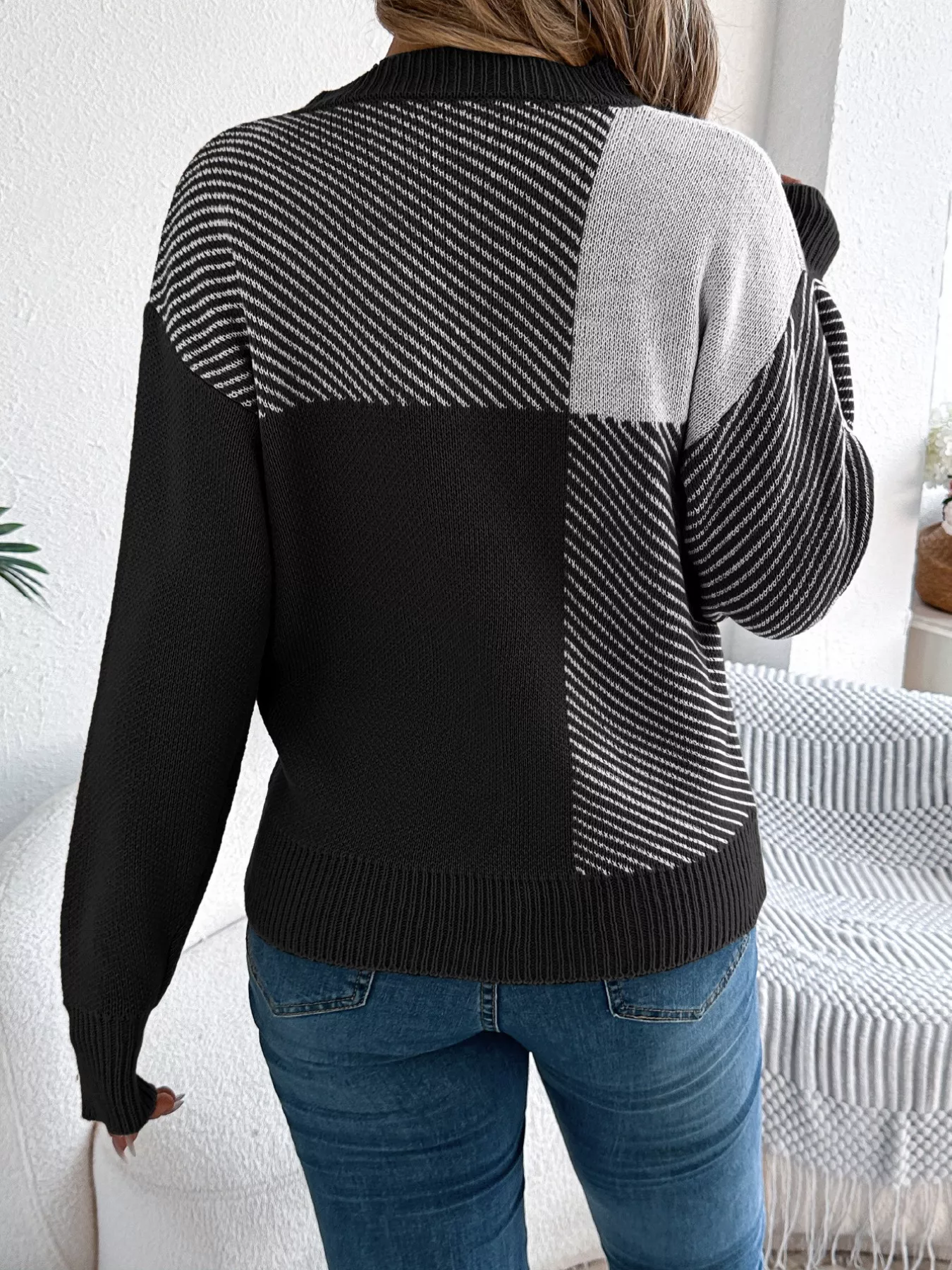 Color Block Striped Round Neck Sweater - Image 14