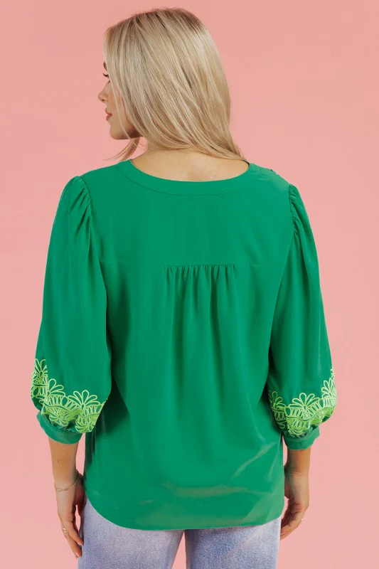 Contrast Embroidered 3/4 Sleeve V Neck Blouse - Image 4