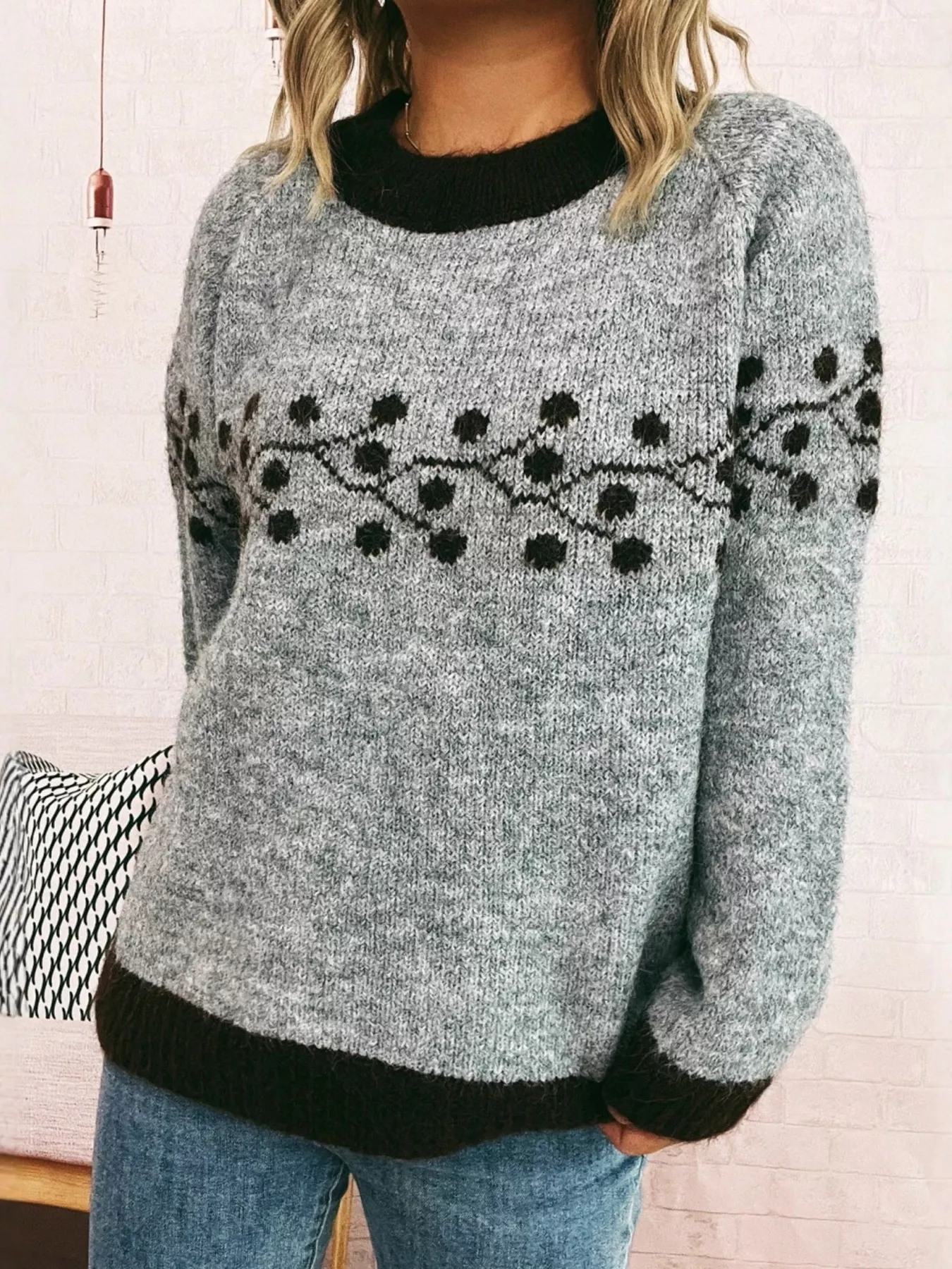 Contrast Hem Round Neck Sweater - Image 13