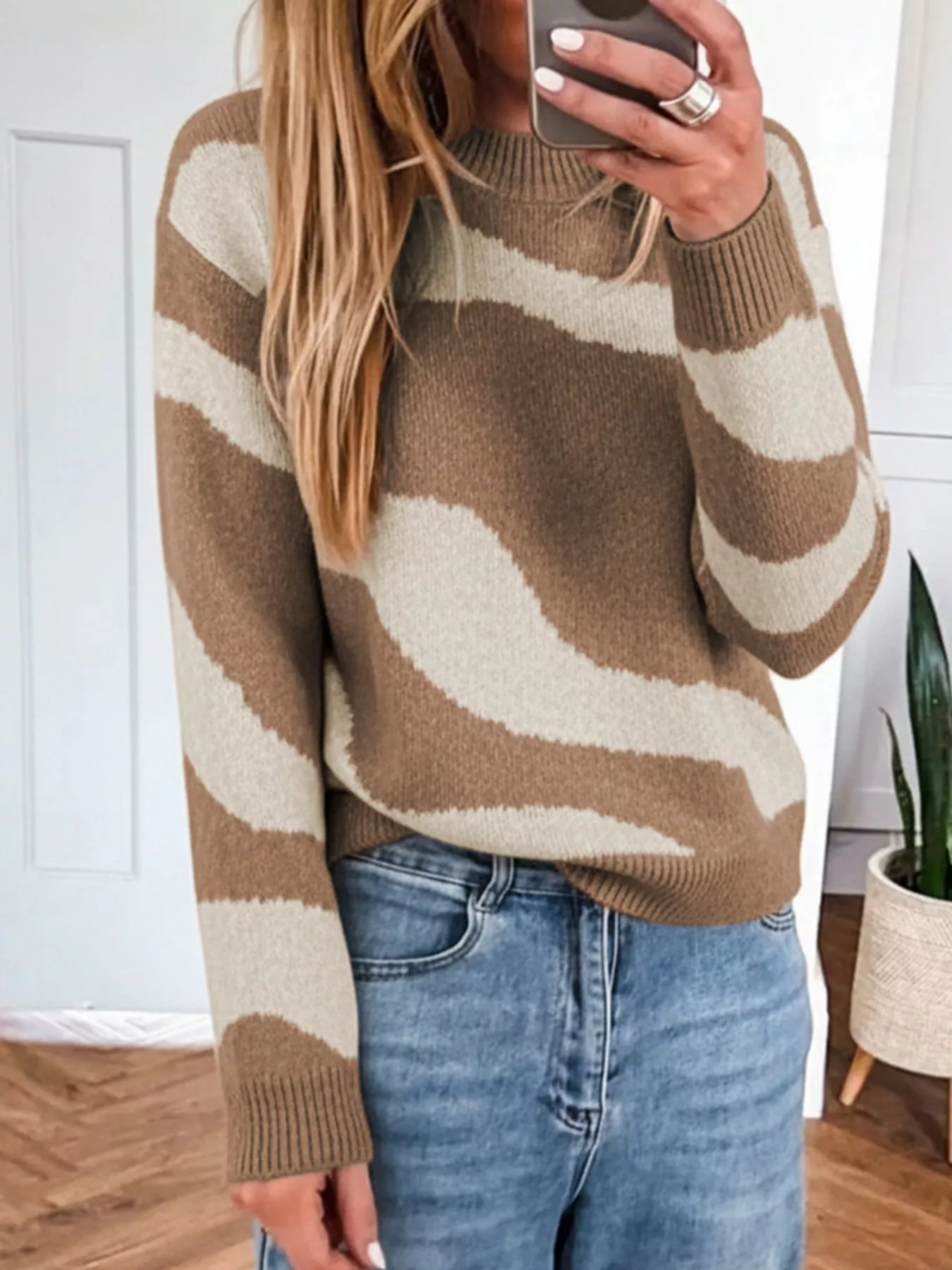 Contrast Long Sleeve Sweater - Image 3