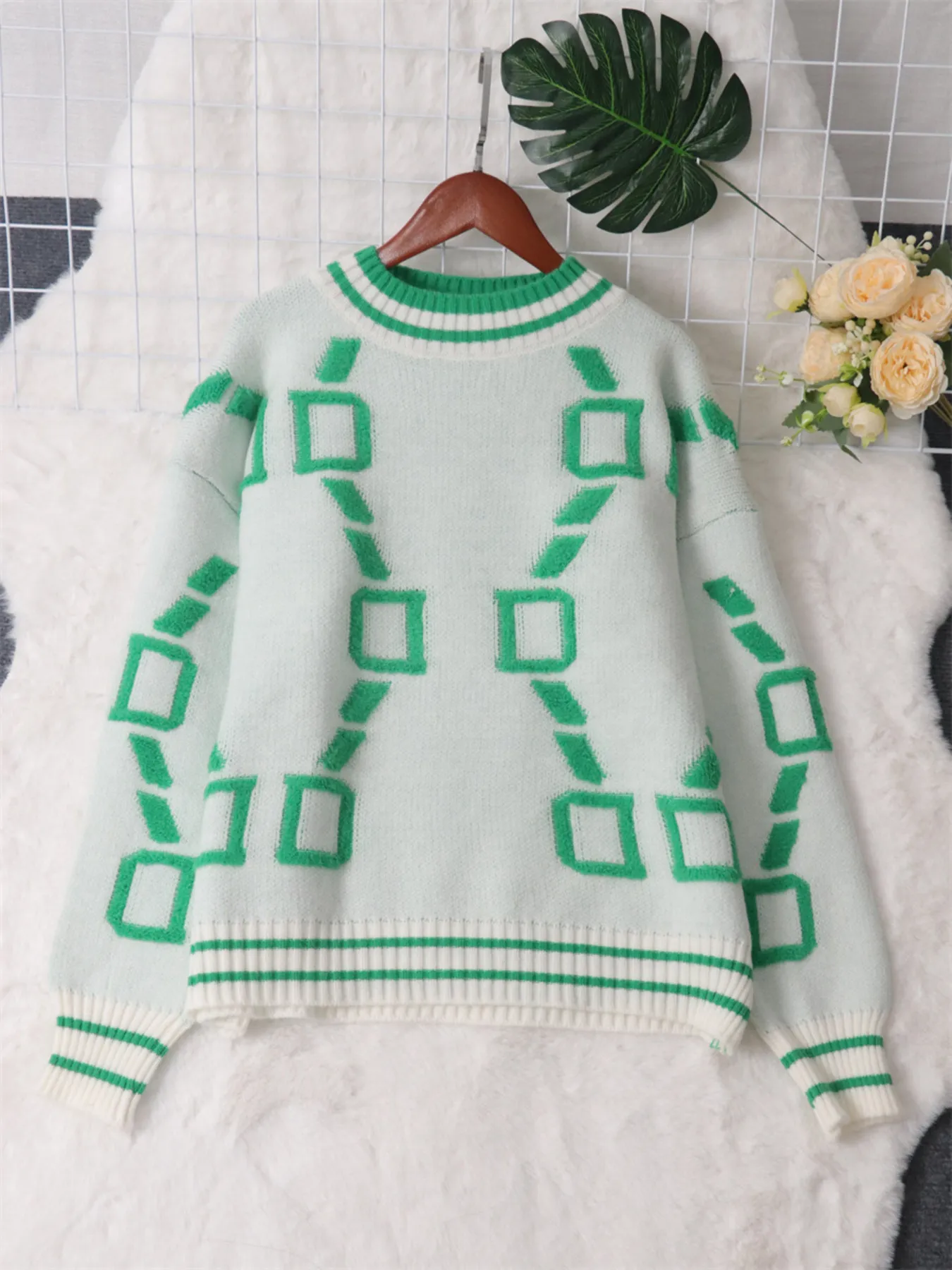 Contrast Round Neck Long Sleeve Sweater - Image 17