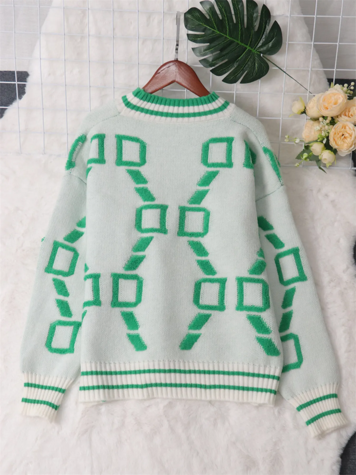 Contrast Round Neck Long Sleeve Sweater - Image 18