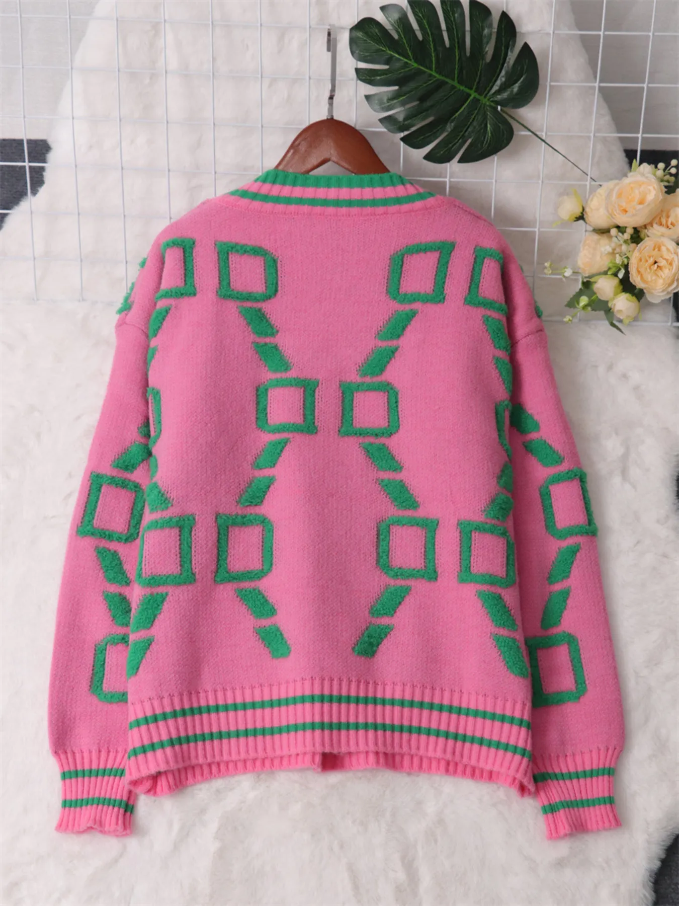 Contrast Round Neck Long Sleeve Sweater - Image 8