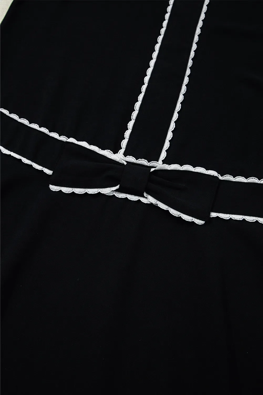 Contrast Scallop Trim Bow Detail Short Sleeve Shift Dress - Image 9