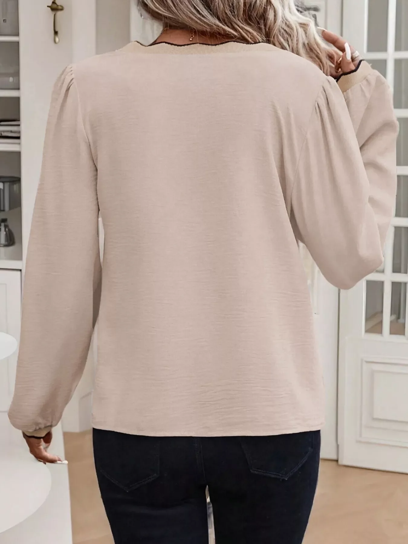 Contrast Scallop Trim V Neck Long Sleeve Blouse - Image 4