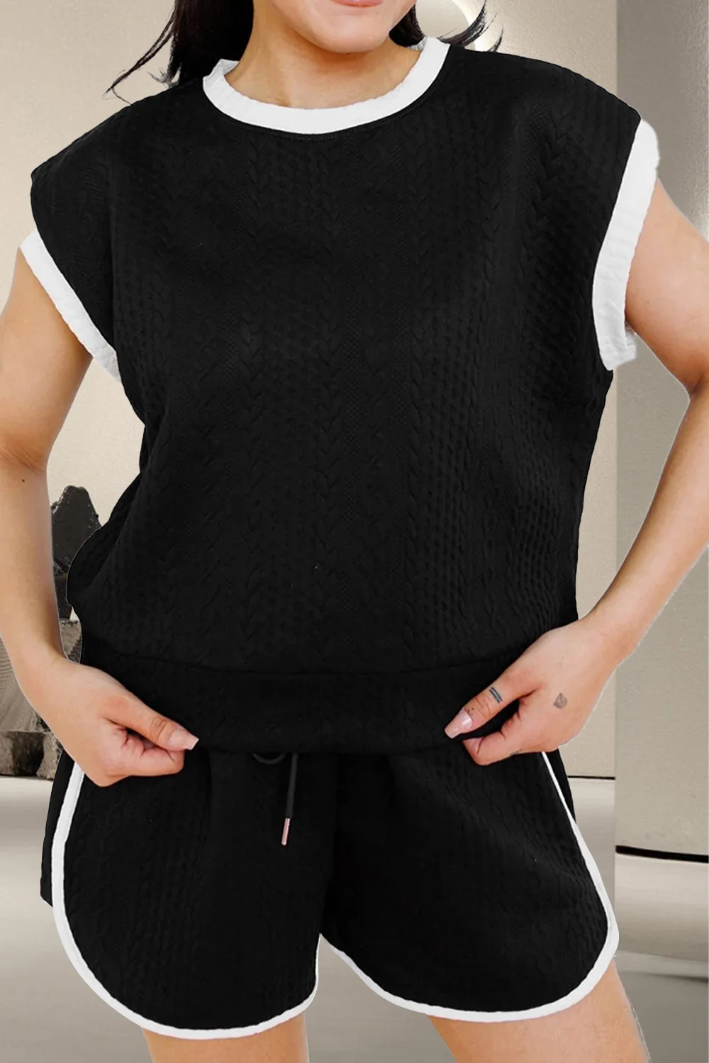 Contrast Trim Round Neck Top and Shorts Set - Image 4