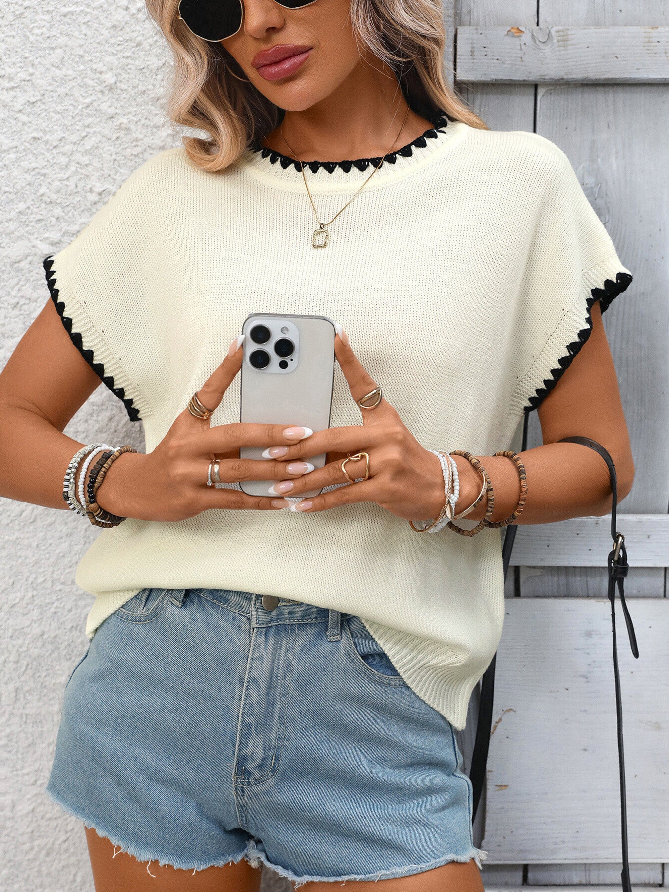 Contrast Trim Short Sleeve Sweater - Image 3