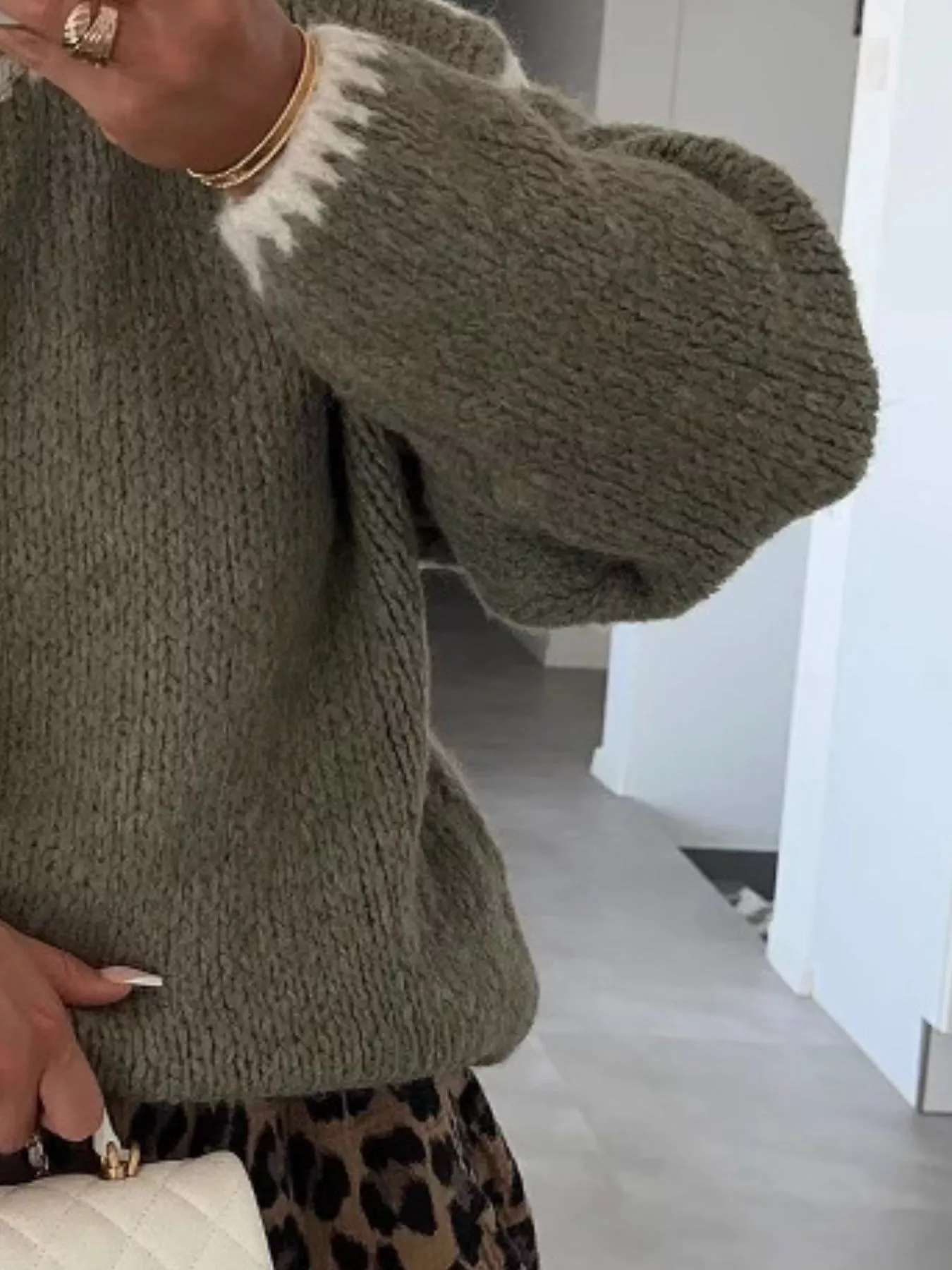 Contrast Trim Turtleneck Long Sleeve Sweater - Image 3