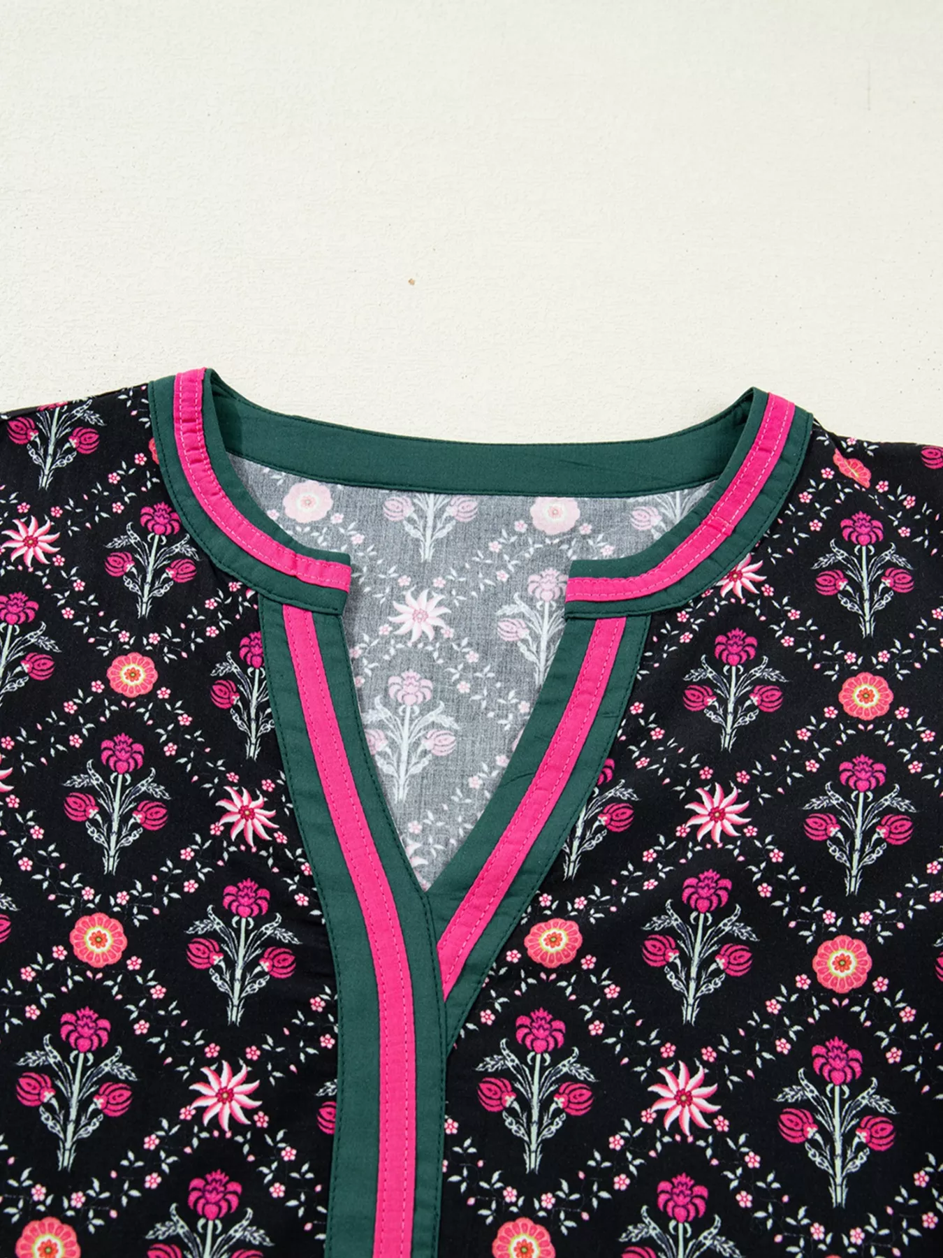 Contrast V Neckline Bracelet Sleeve Vintage Floral Blouse - Image 5