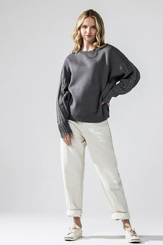 Cozy Solid Body Contrast Cable Knit Sweater - Image 4