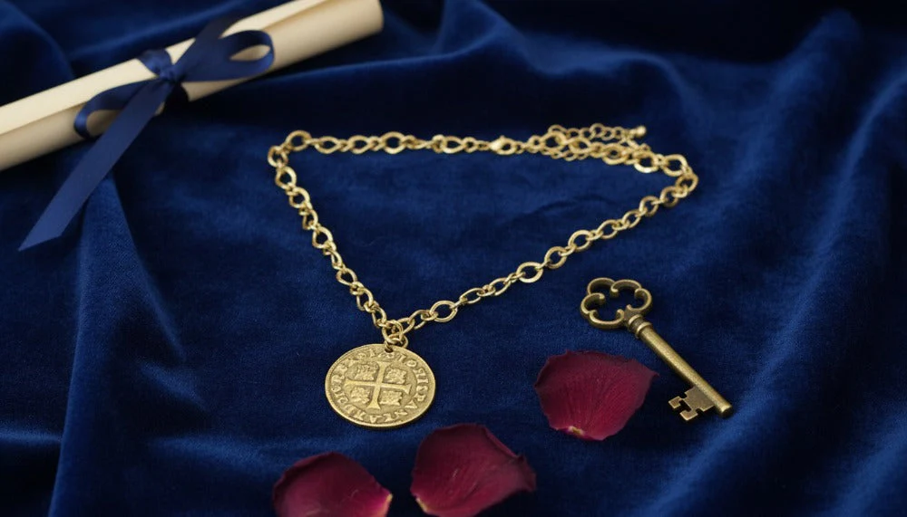 Crest Medallion Chain Necklace