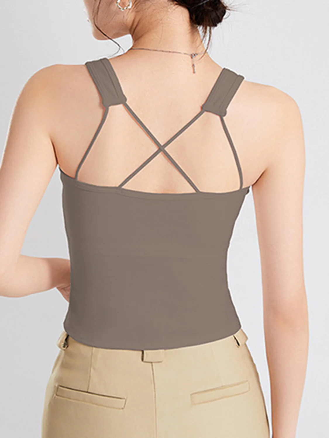 Crisscross Scoop Neck Wide Strap Cropped Tank with Chest Pads - Image 10