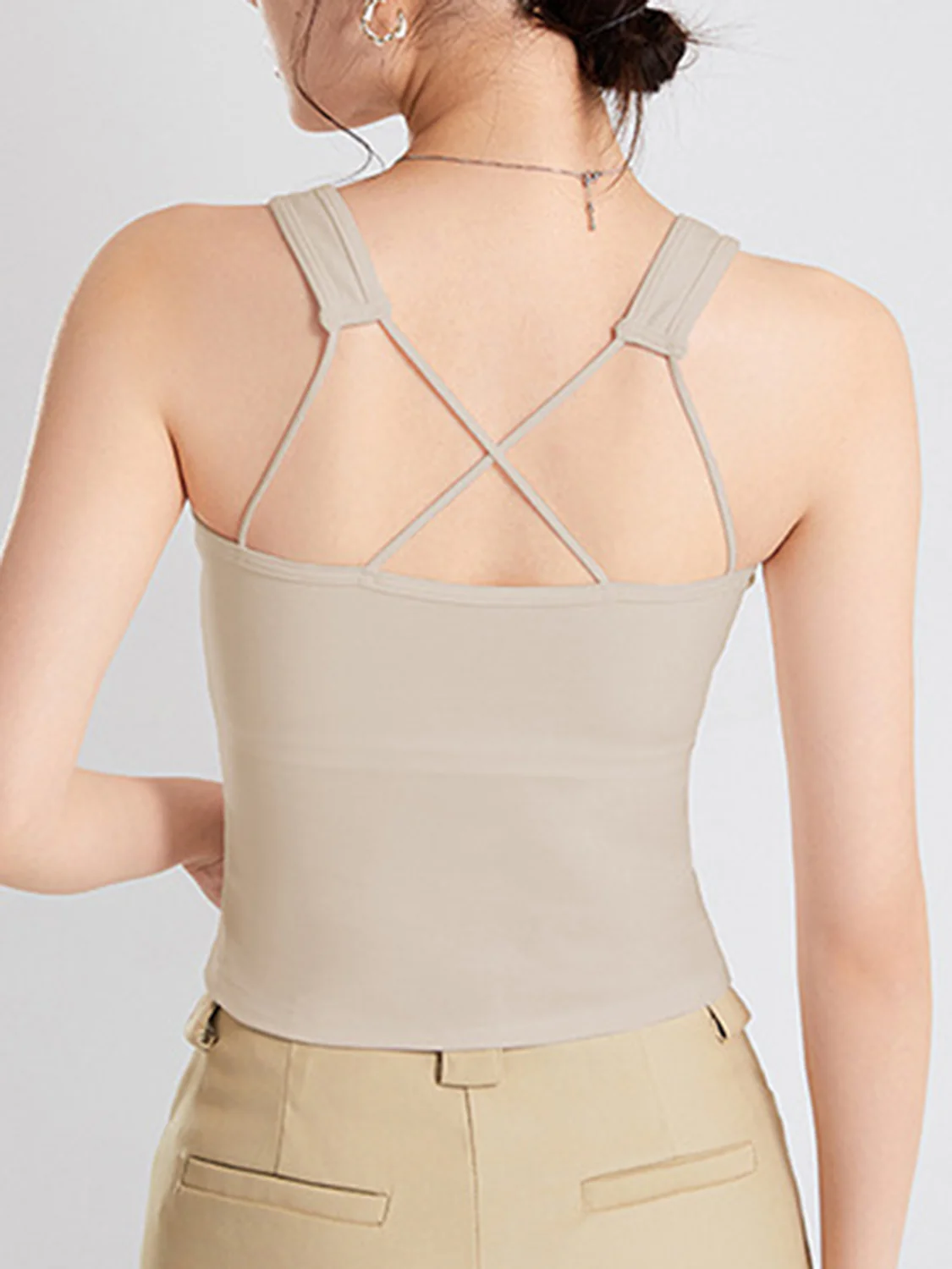 Crisscross Scoop Neck Wide Strap Cropped Tank with Chest Pads - Image 13