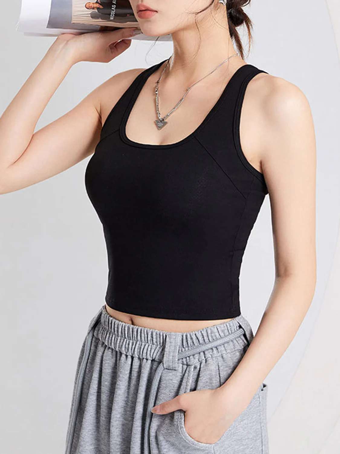Crisscross Scoop Neck Wide Strap Cropped Tank with Chest Pads - Image 3
