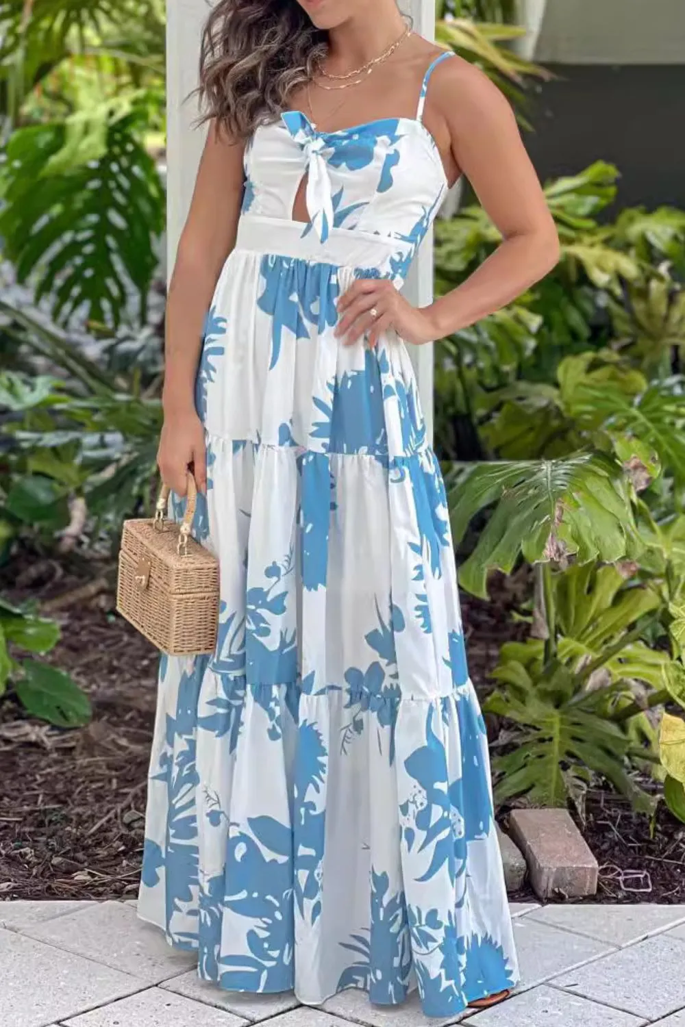 Cut-Out Sweetheart Neck Maxi Dress - Image 4