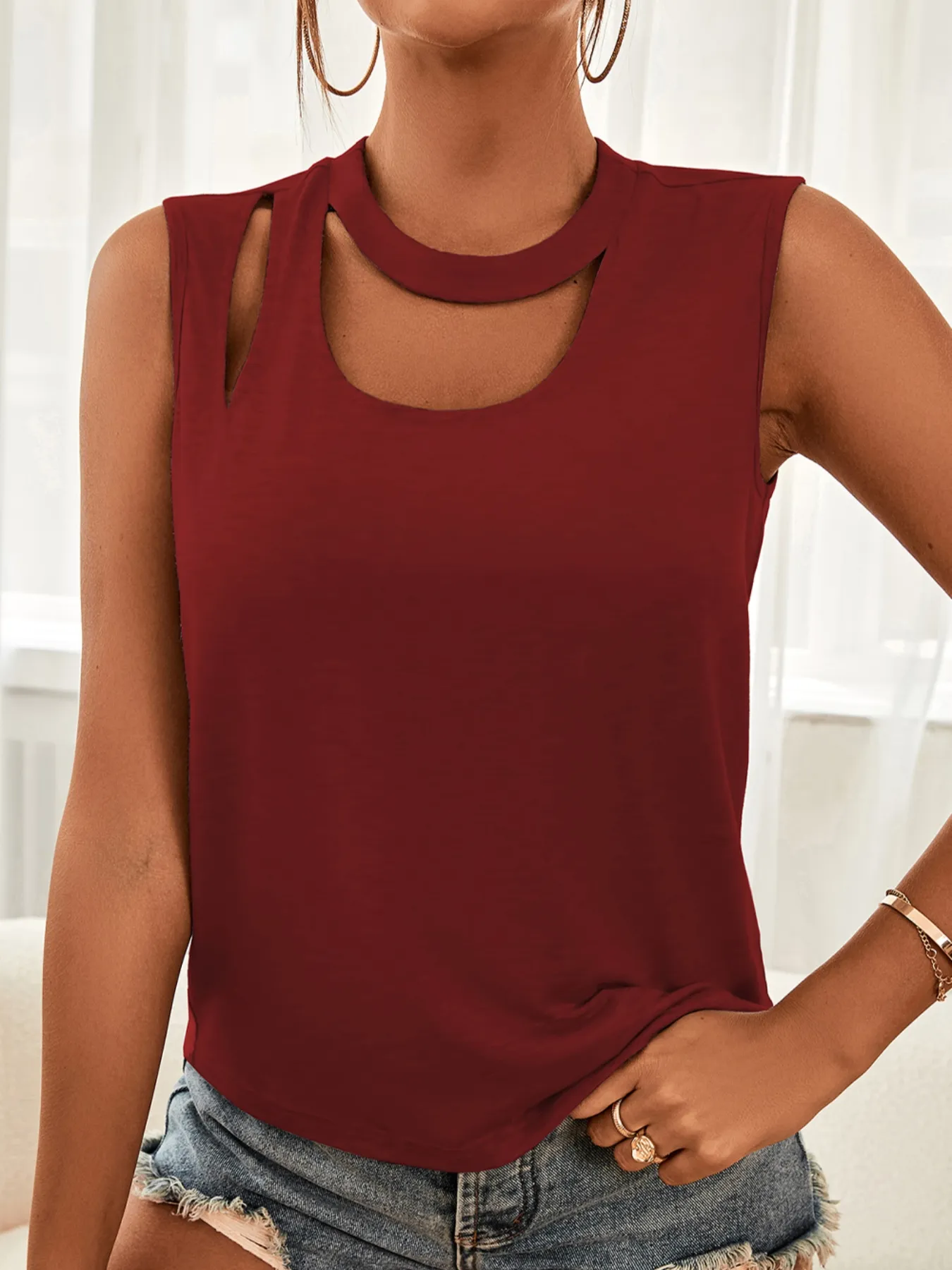 Cutout Sleeveless Tank Top - Image 2