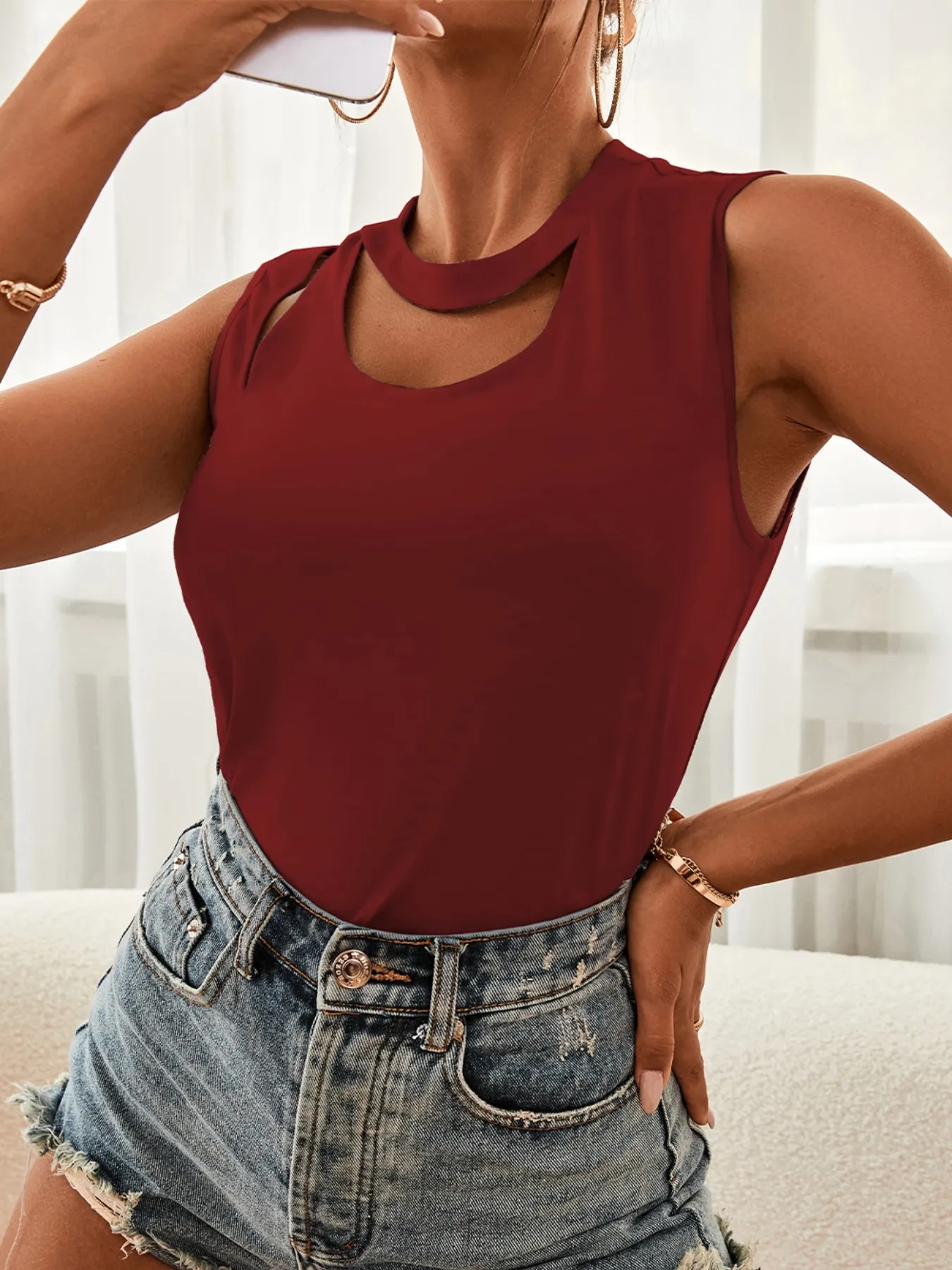 Cutout Sleeveless Tank Top - Image 4